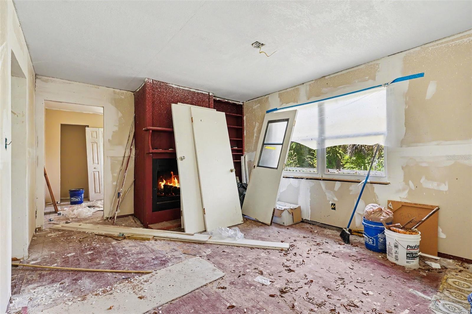 4195 E Railroad Ave Property Photo 4