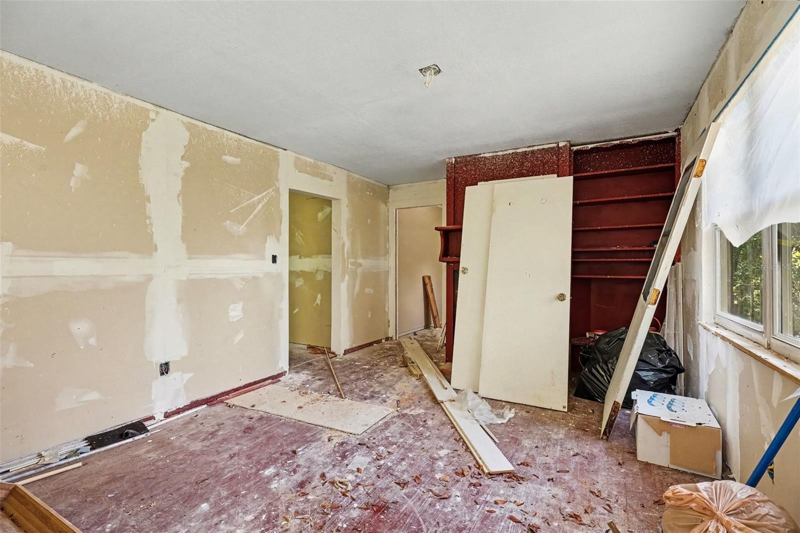 4195 E Railroad Ave Property Photo 5