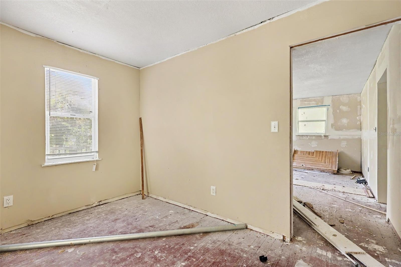 4195 E Railroad Ave Property Photo 10