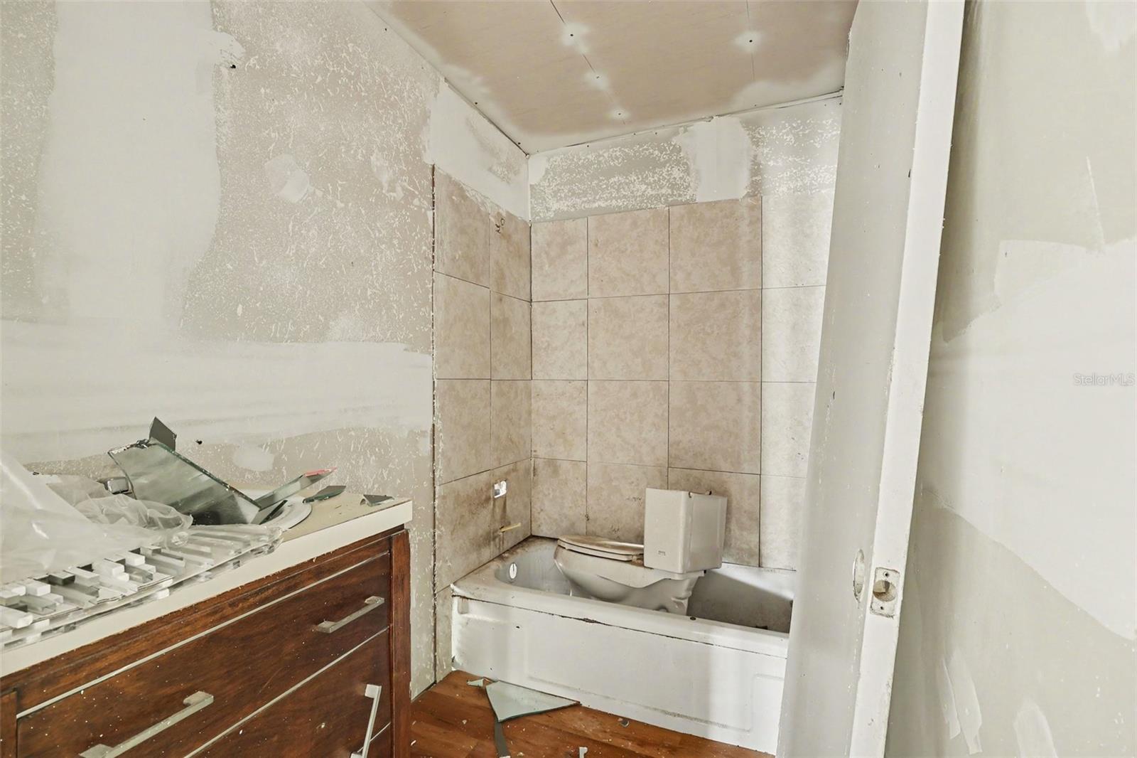 4195 E Railroad Ave Property Photo 11