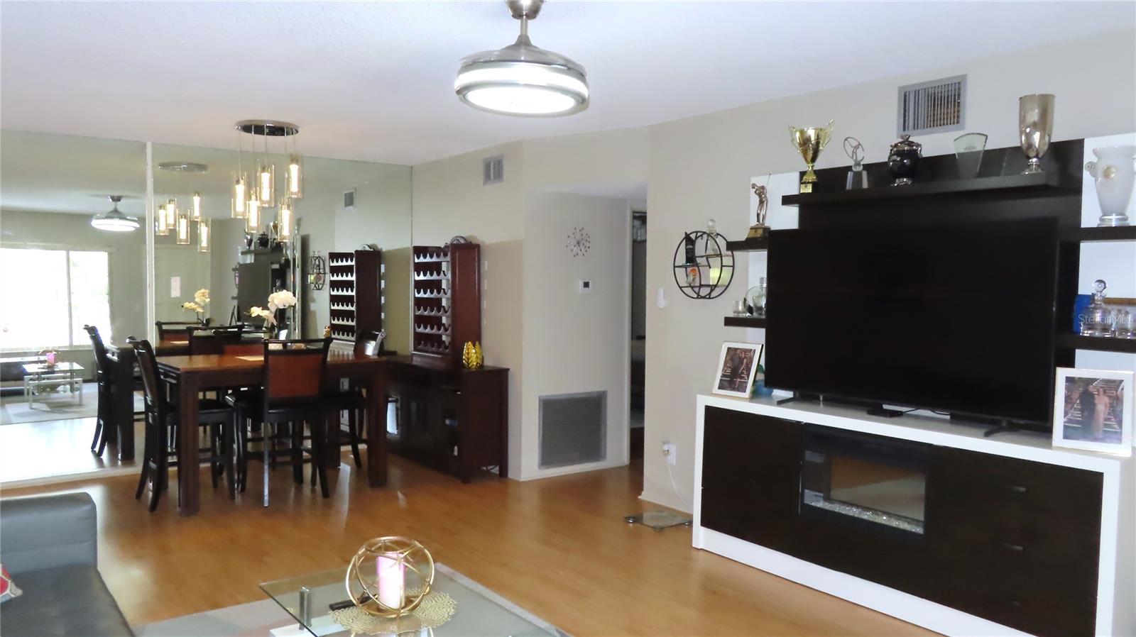 2402 Ecuadorian Way #34 Property Photo 4