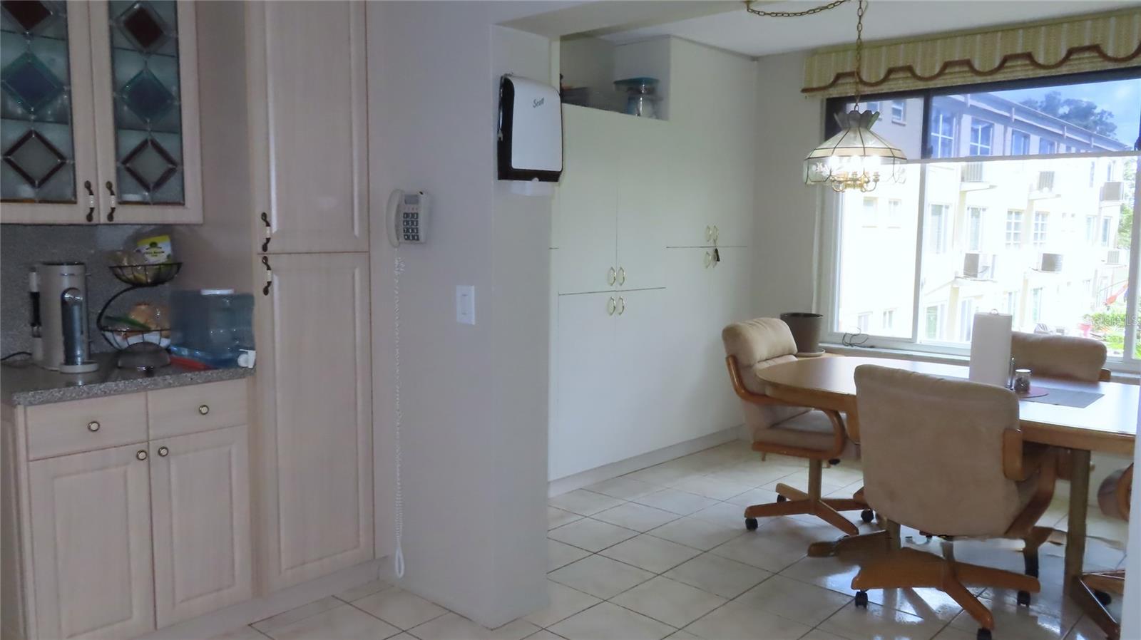 2402 Ecuadorian Way #34 Property Photo 11