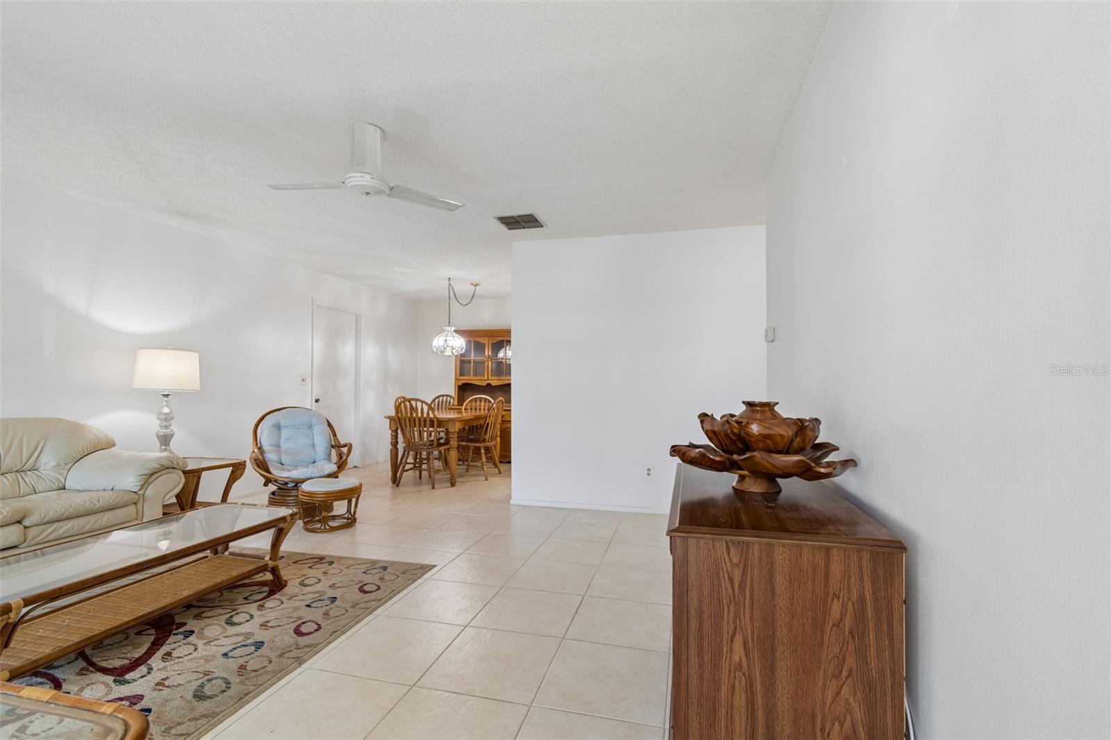 2150 Shelly Dr #b Property Photo 5