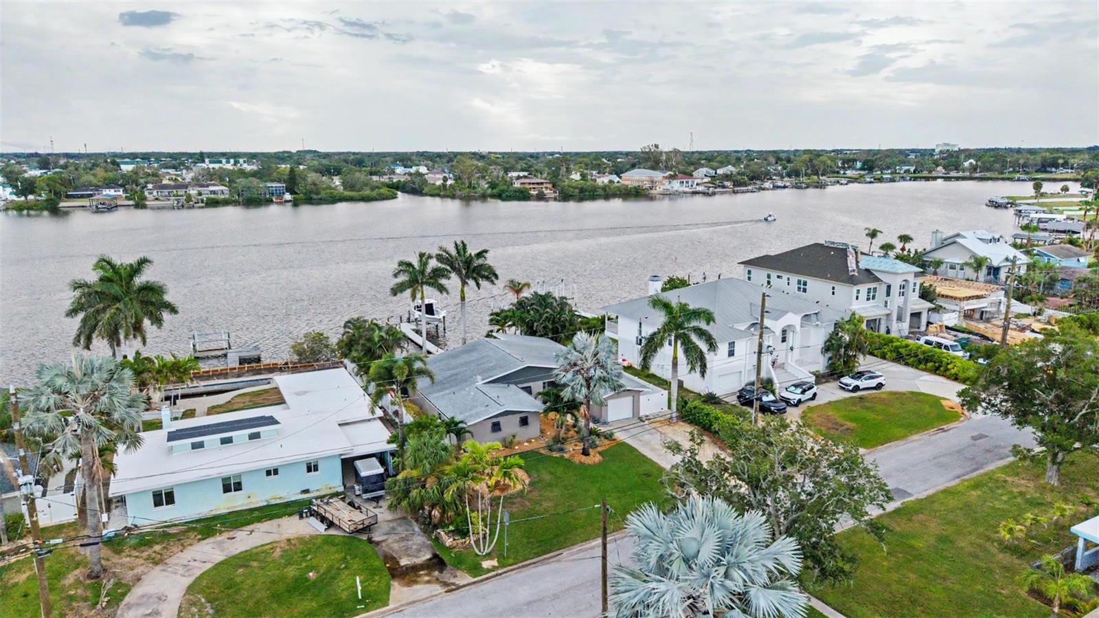 704 Bayshore Dr Property Photo 1