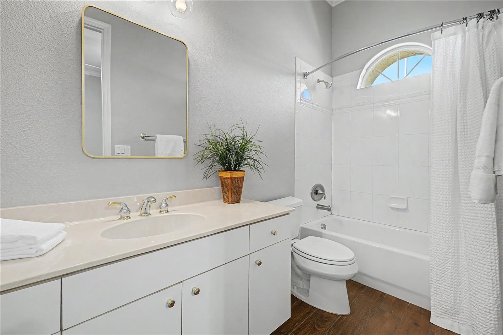 906 Lake Sapphire Ln Property Photo 35