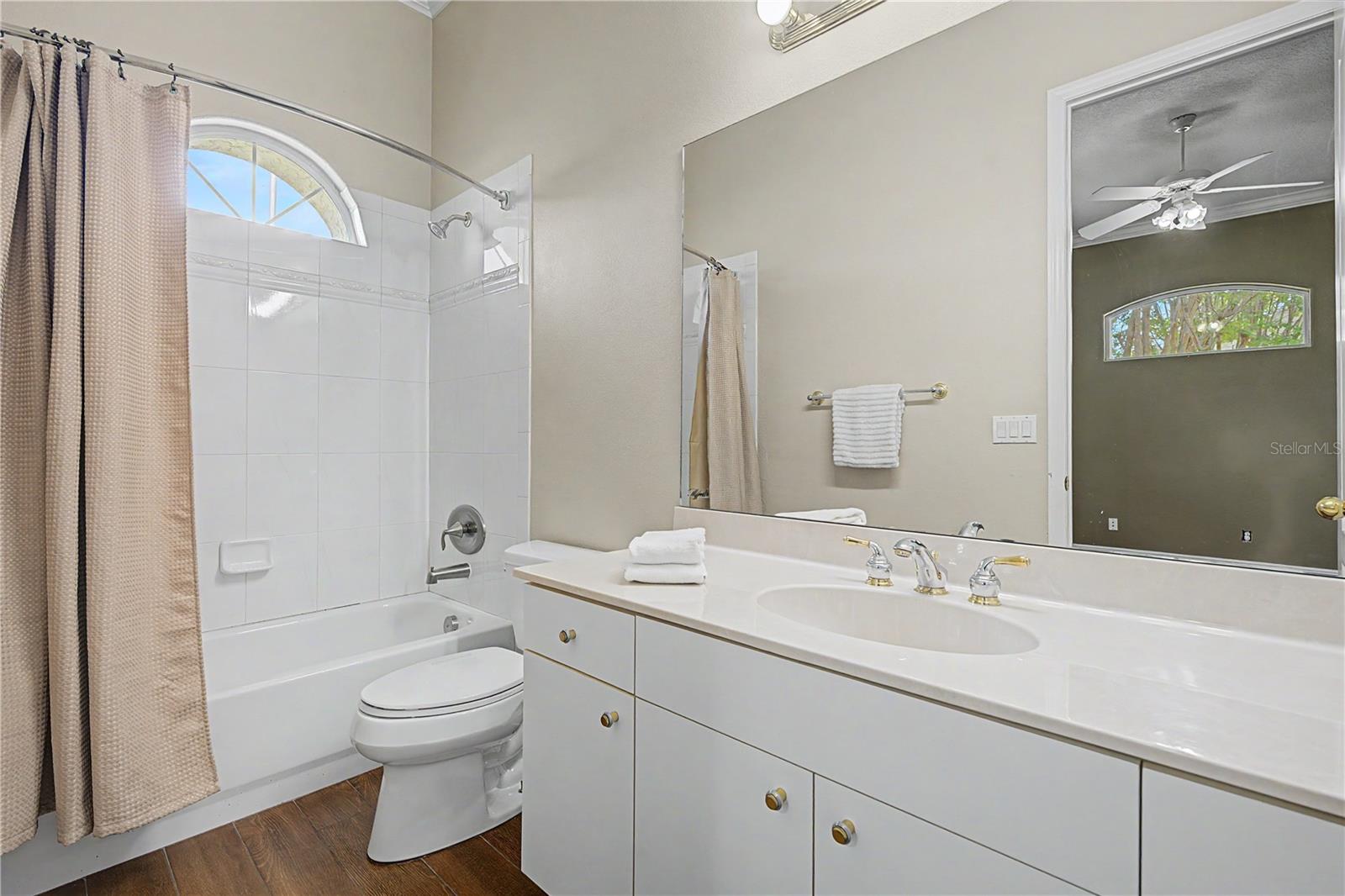 906 Lake Sapphire Ln Property Photo 37