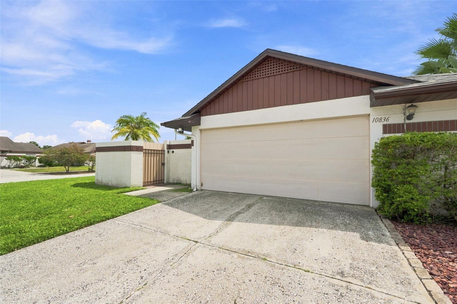 10836 Venice Cir Property Photo 1
