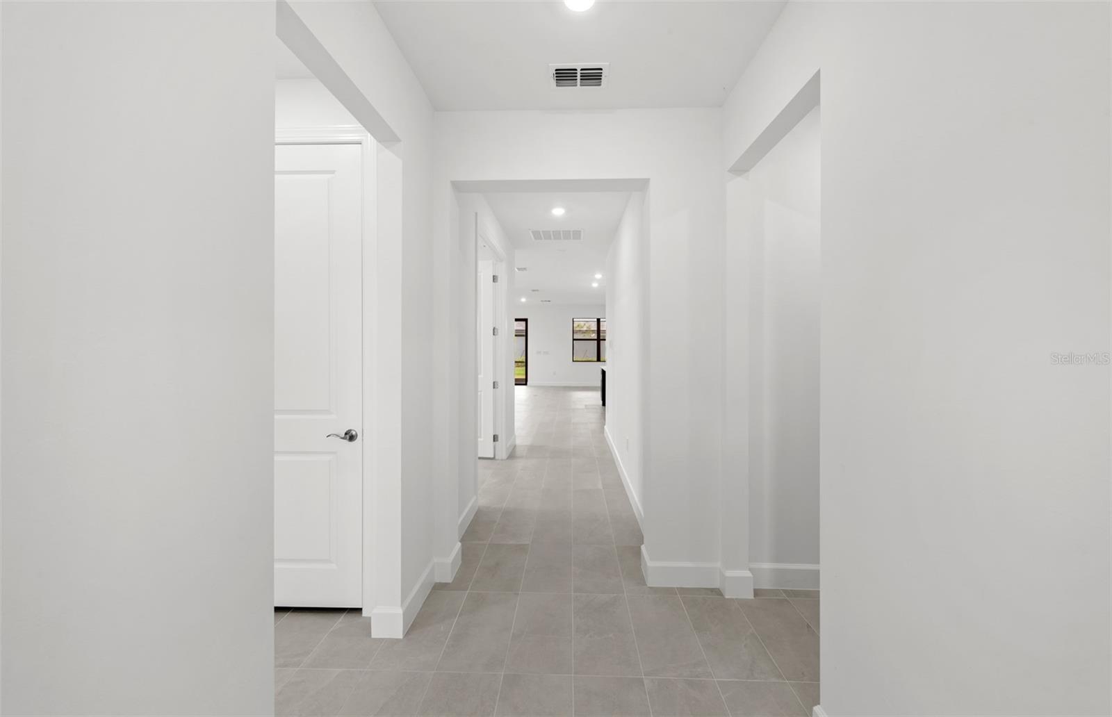 10827 Sun Drop St Property Photo 3