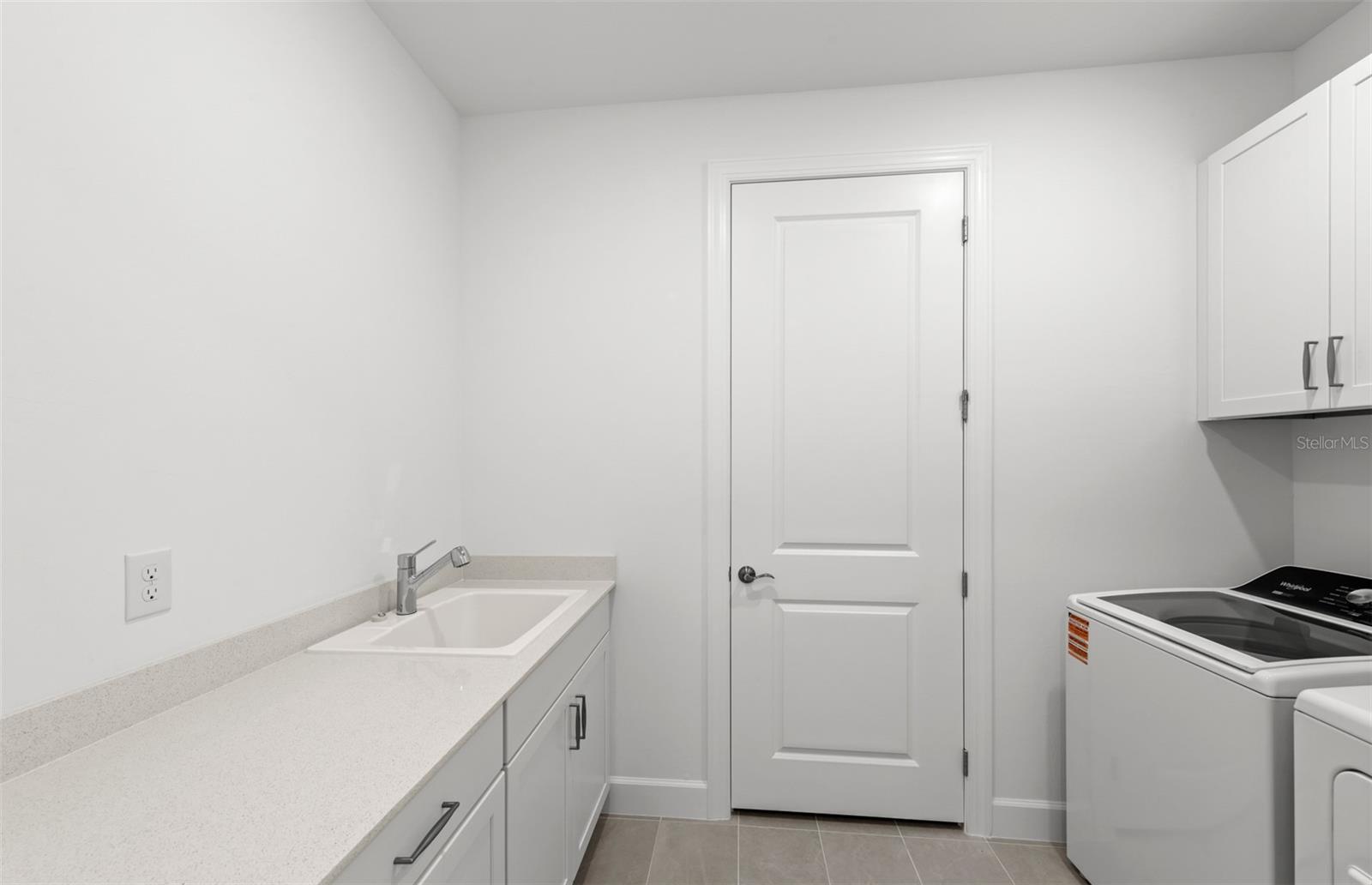 10827 Sun Drop St Property Photo 7