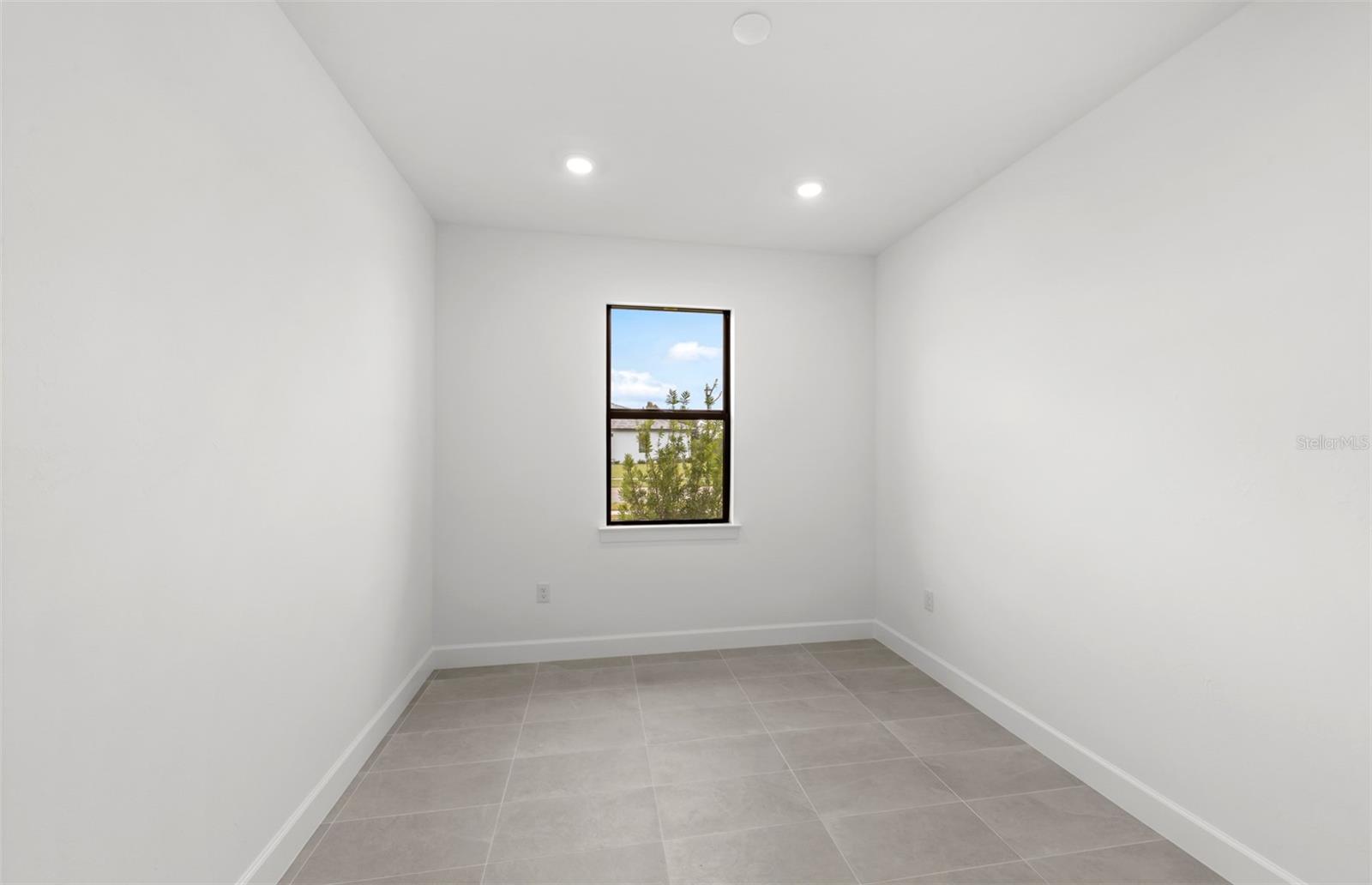10827 Sun Drop St Property Photo 9