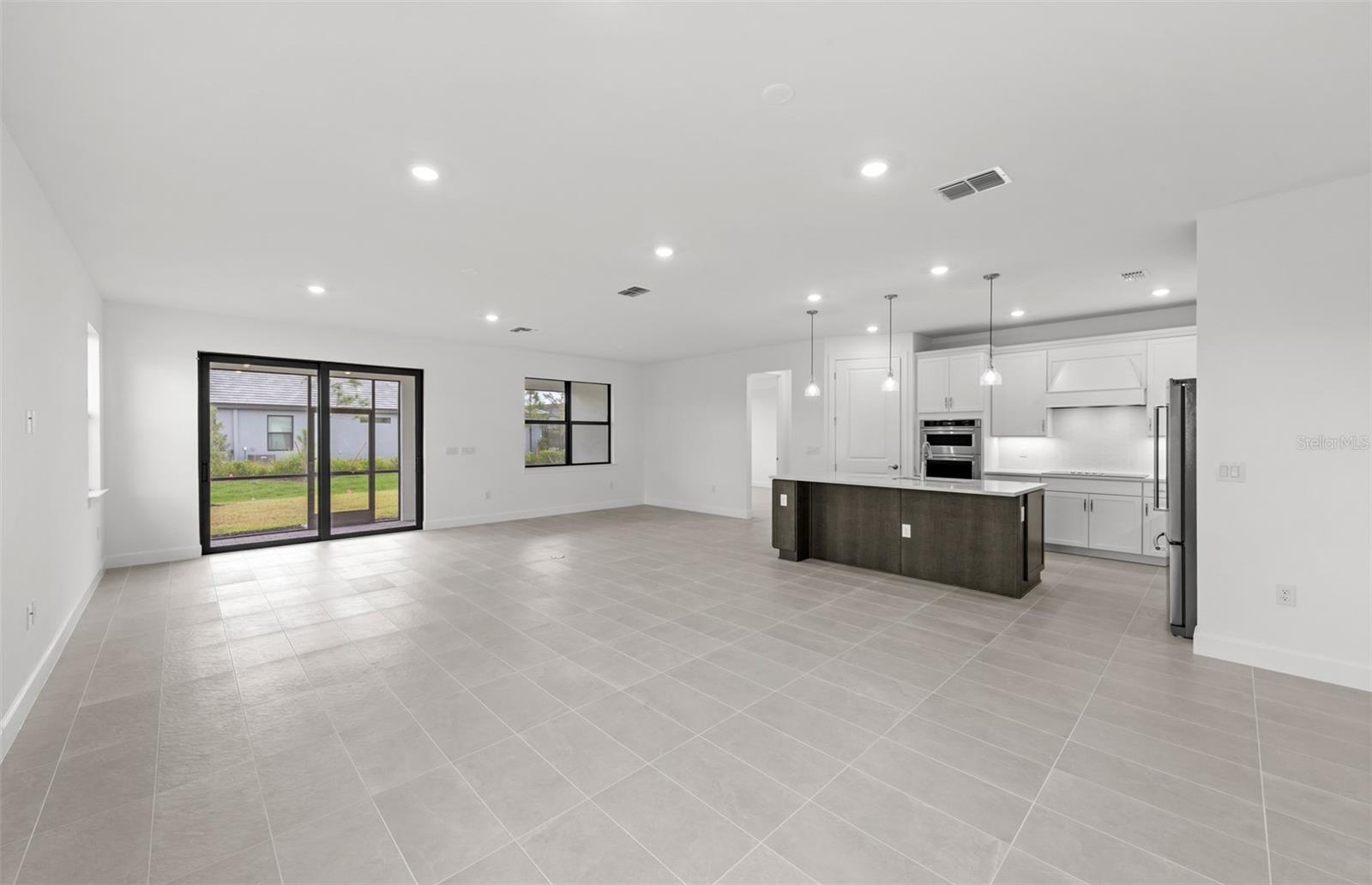 10827 Sun Drop St Property Photo 11