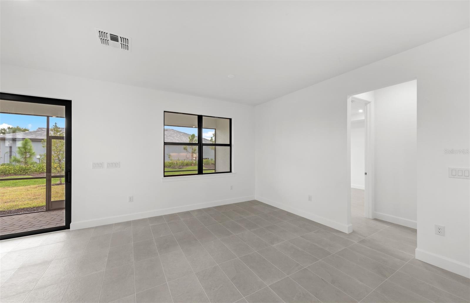 10827 Sun Drop St Property Photo 14
