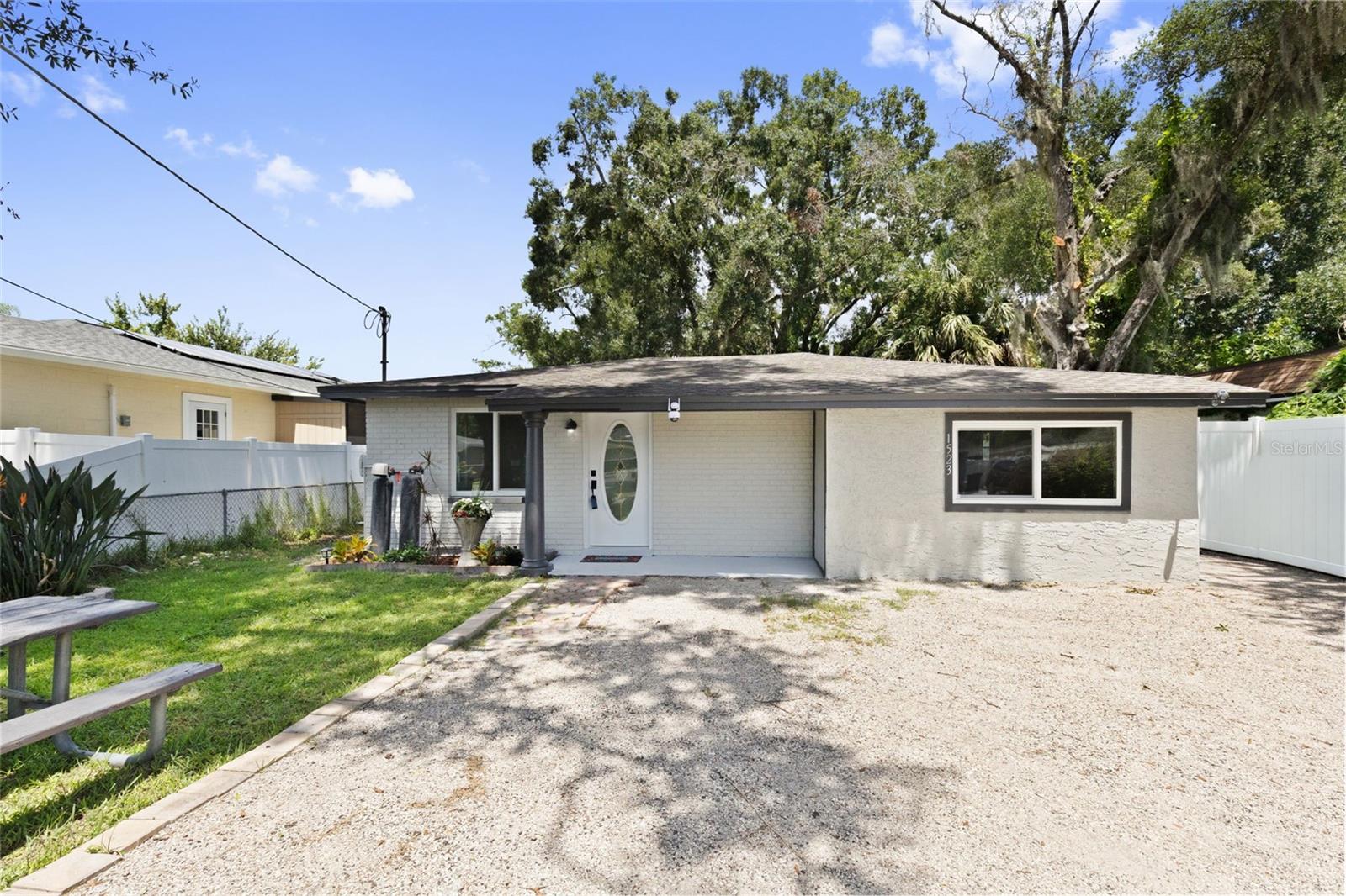 1523 W Broad St Property Photo 1