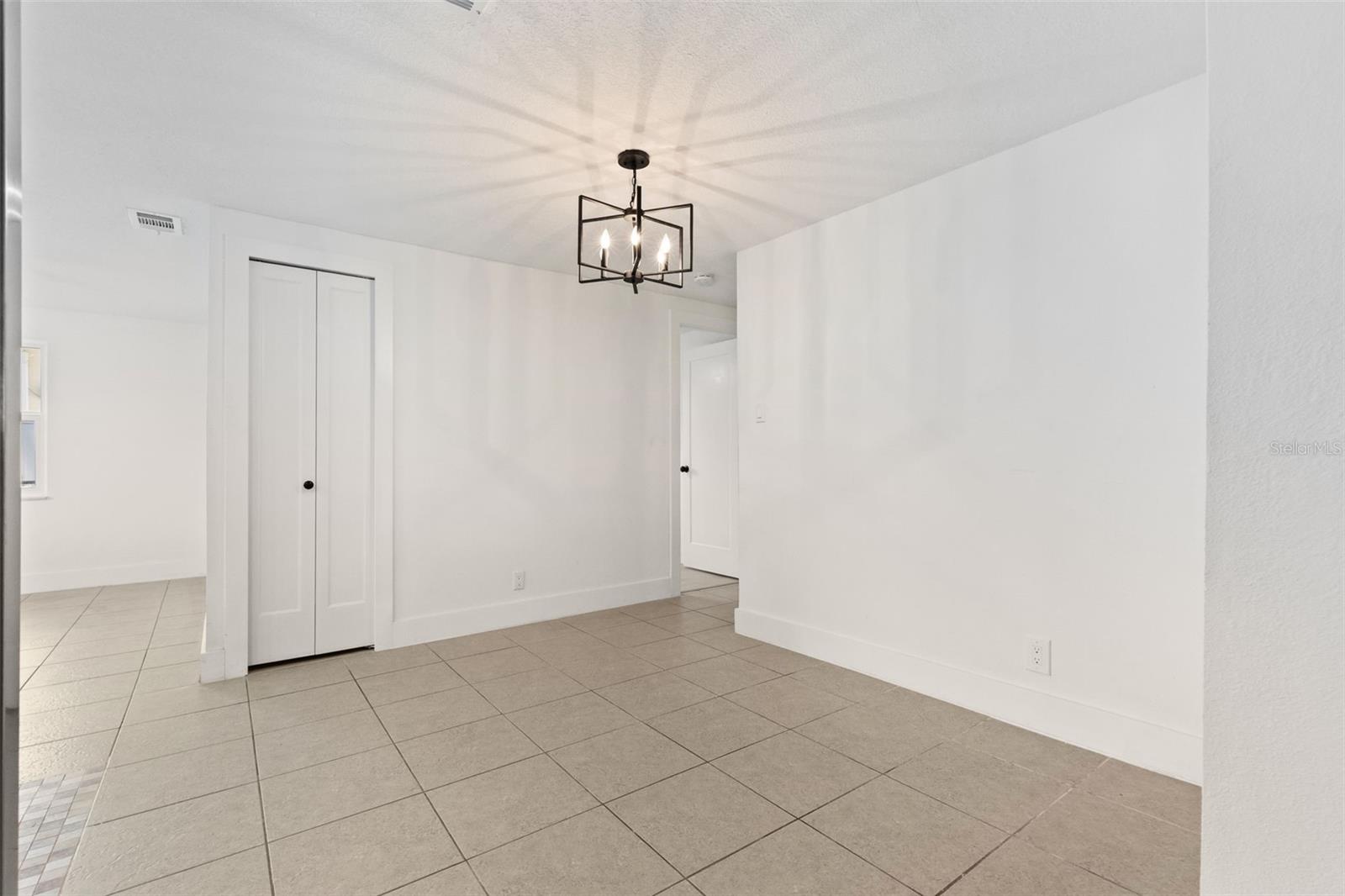 1523 W Broad St Property Photo 12