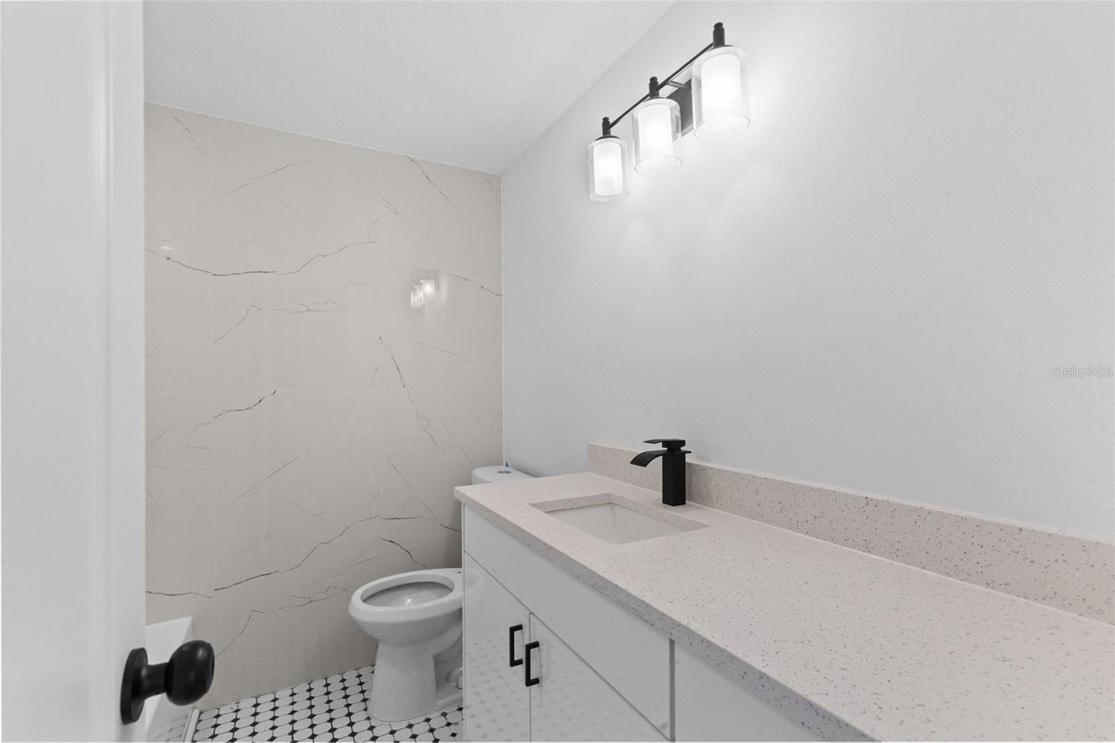 1523 W Broad St Property Photo 18