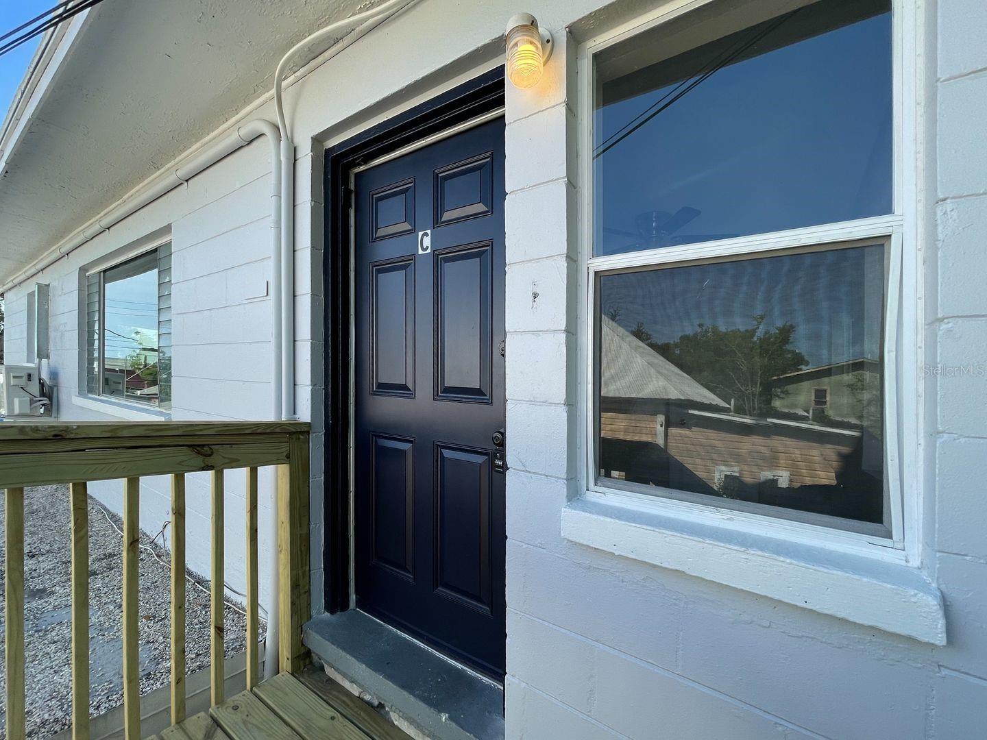 2704 E Columbus Dr #c Property Photo 2