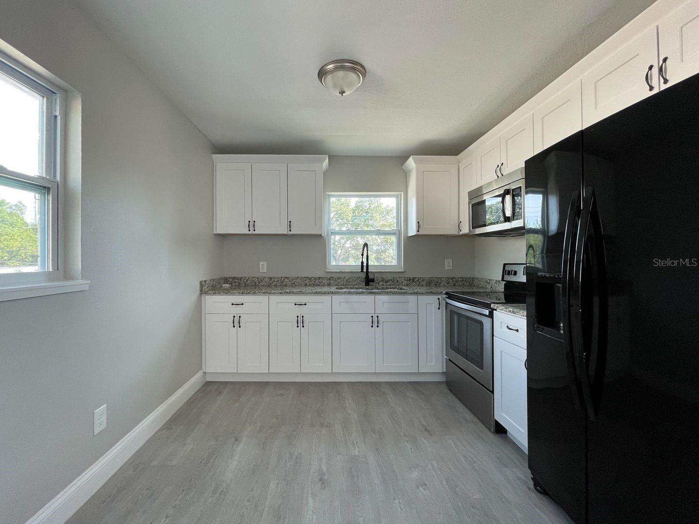 2704 E Columbus Dr #c Property Photo 7