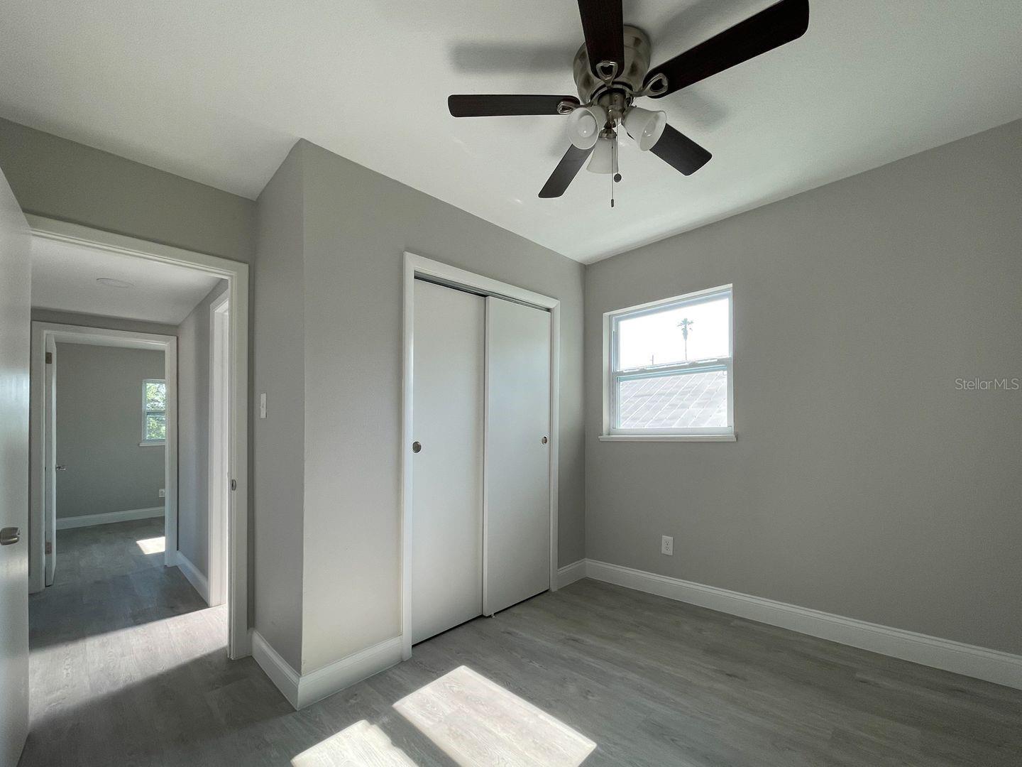 2704 E Columbus Dr #c Property Photo 8