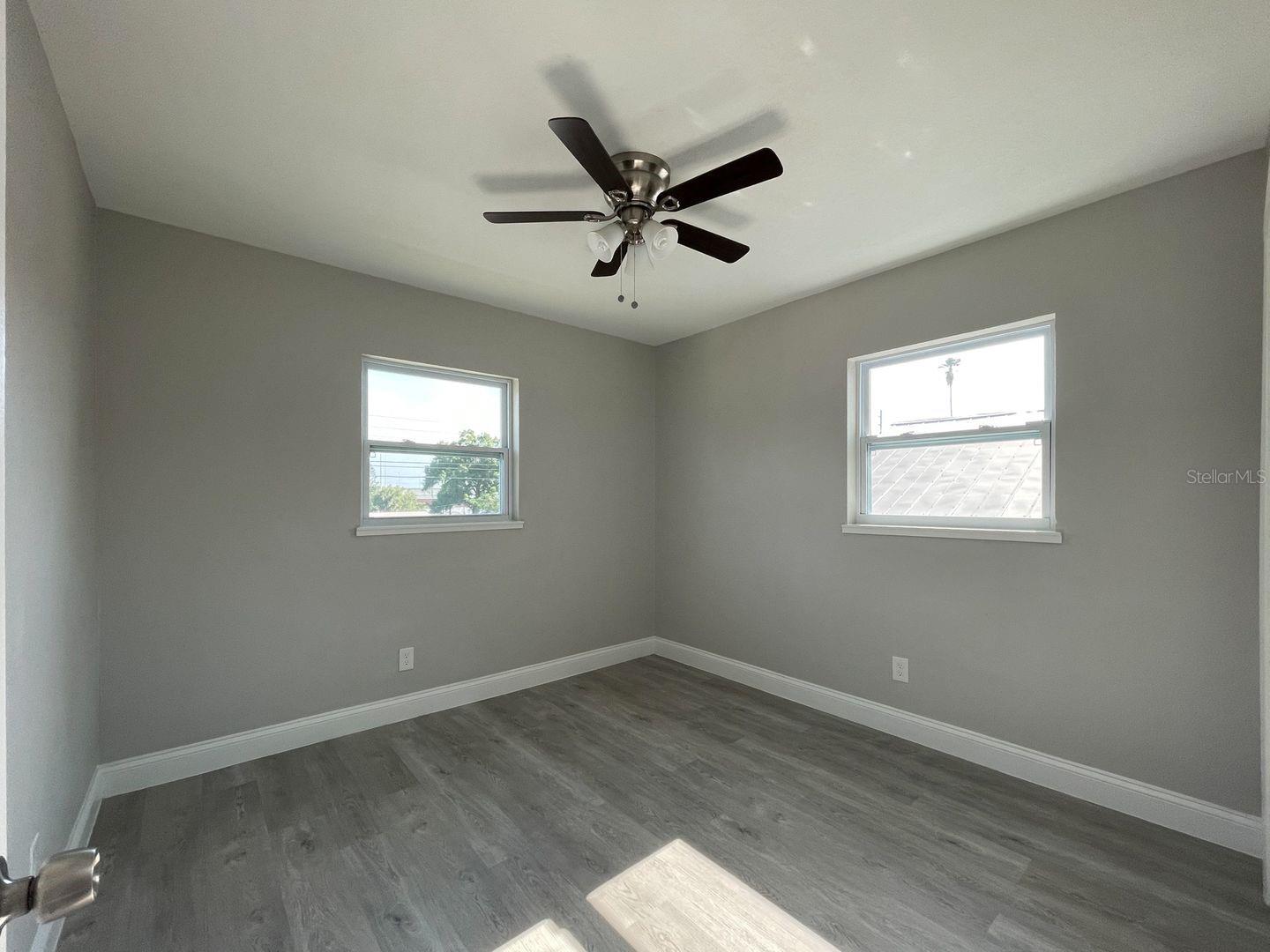 2704 E Columbus Dr #c Property Photo 9
