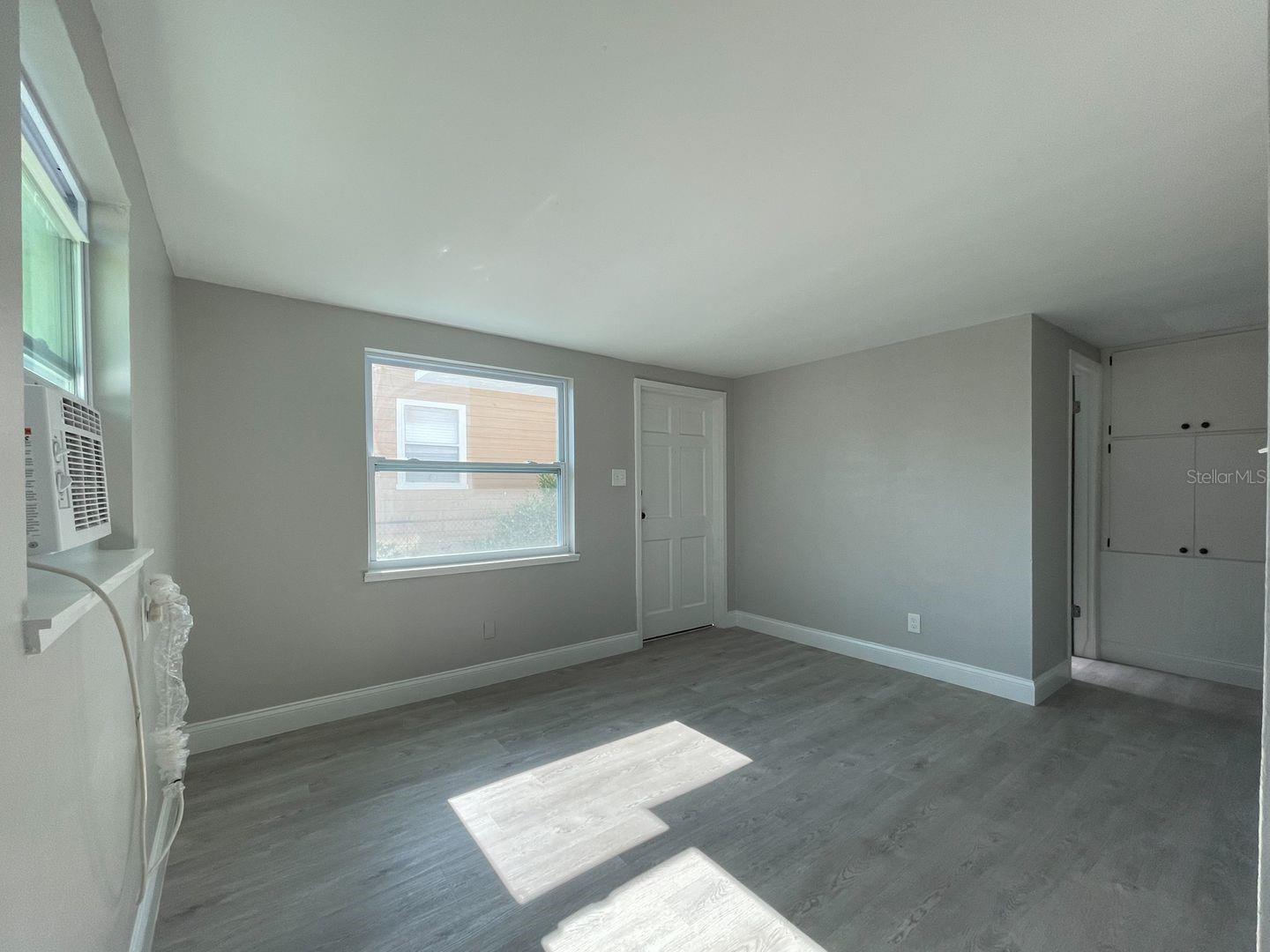 2704 E Columbus Dr #c Property Photo 11