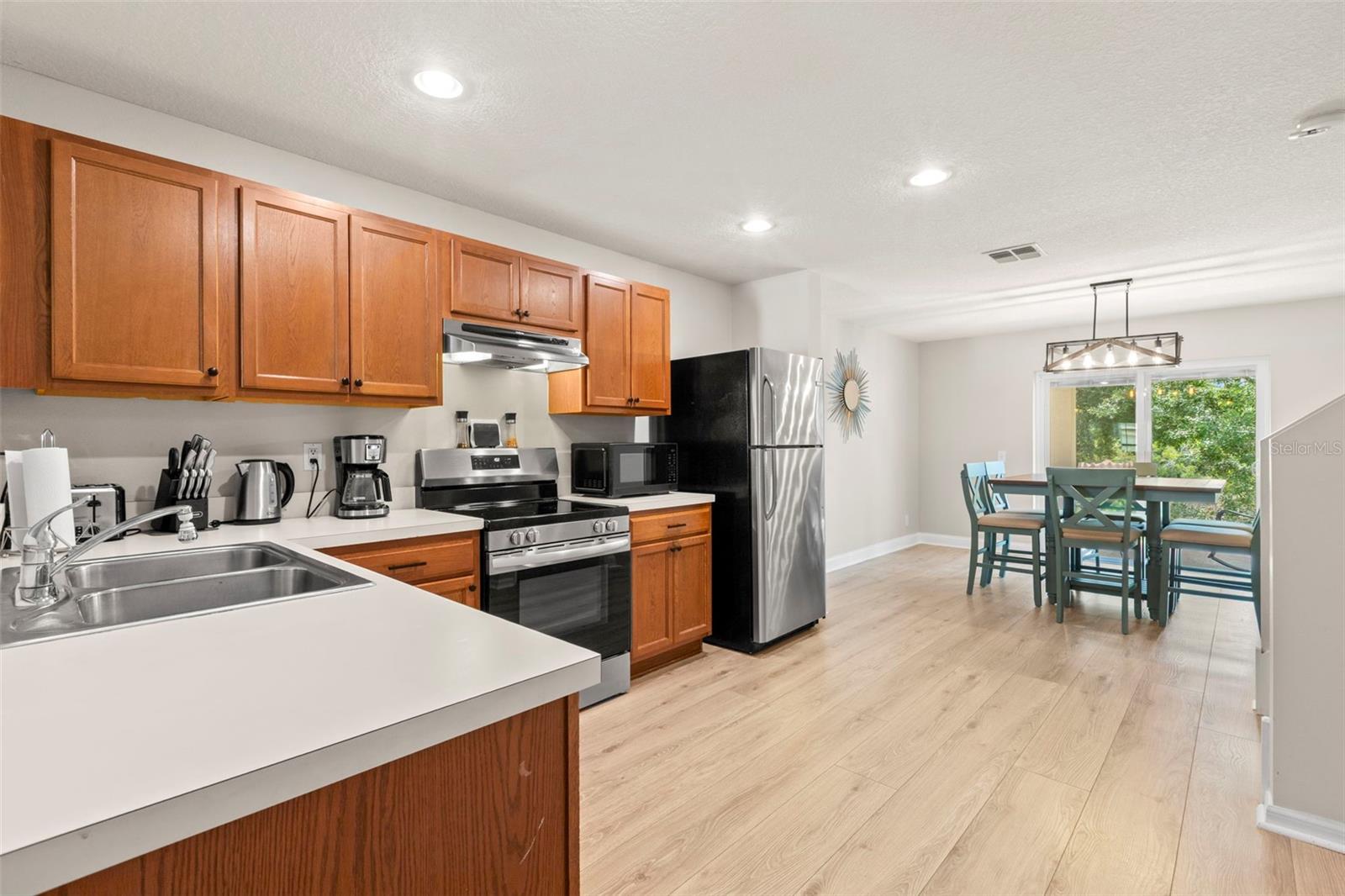2523 Sandy Beach Ln Property Photo 11