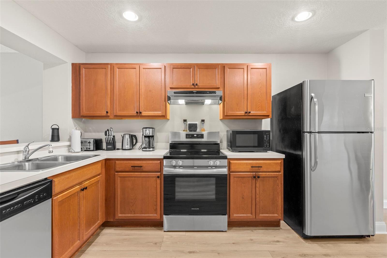 2523 Sandy Beach Ln Property Photo 12