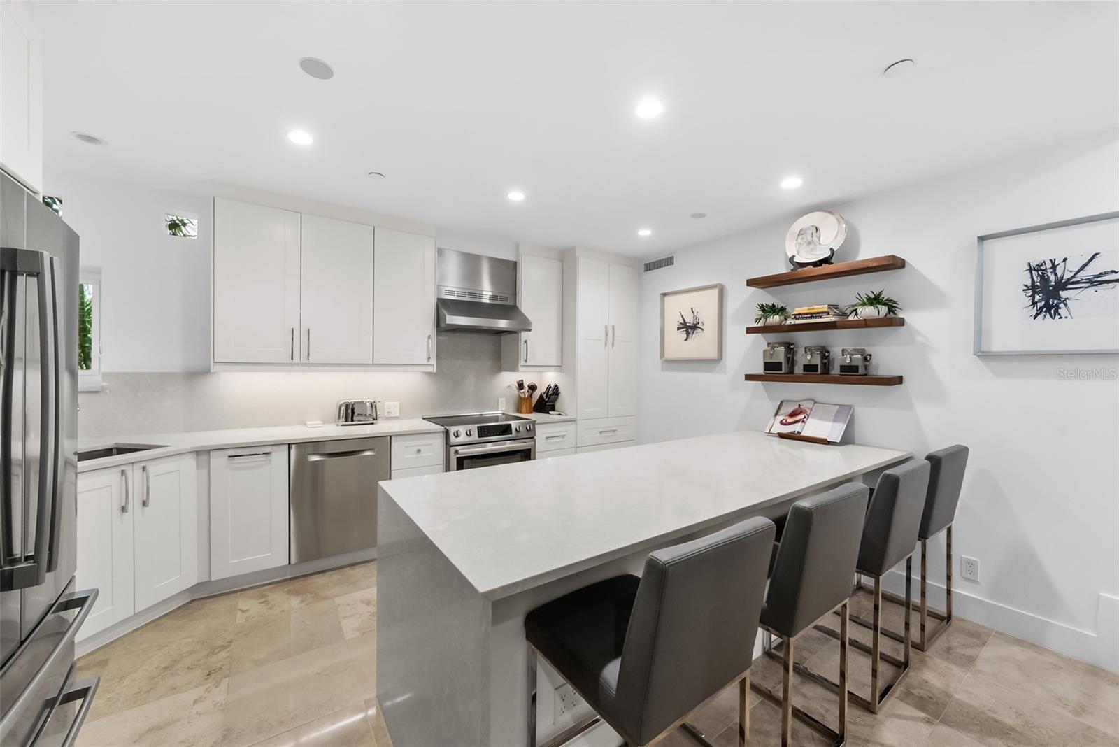 4950 Bayshore Blvd #25d Property Photo 5