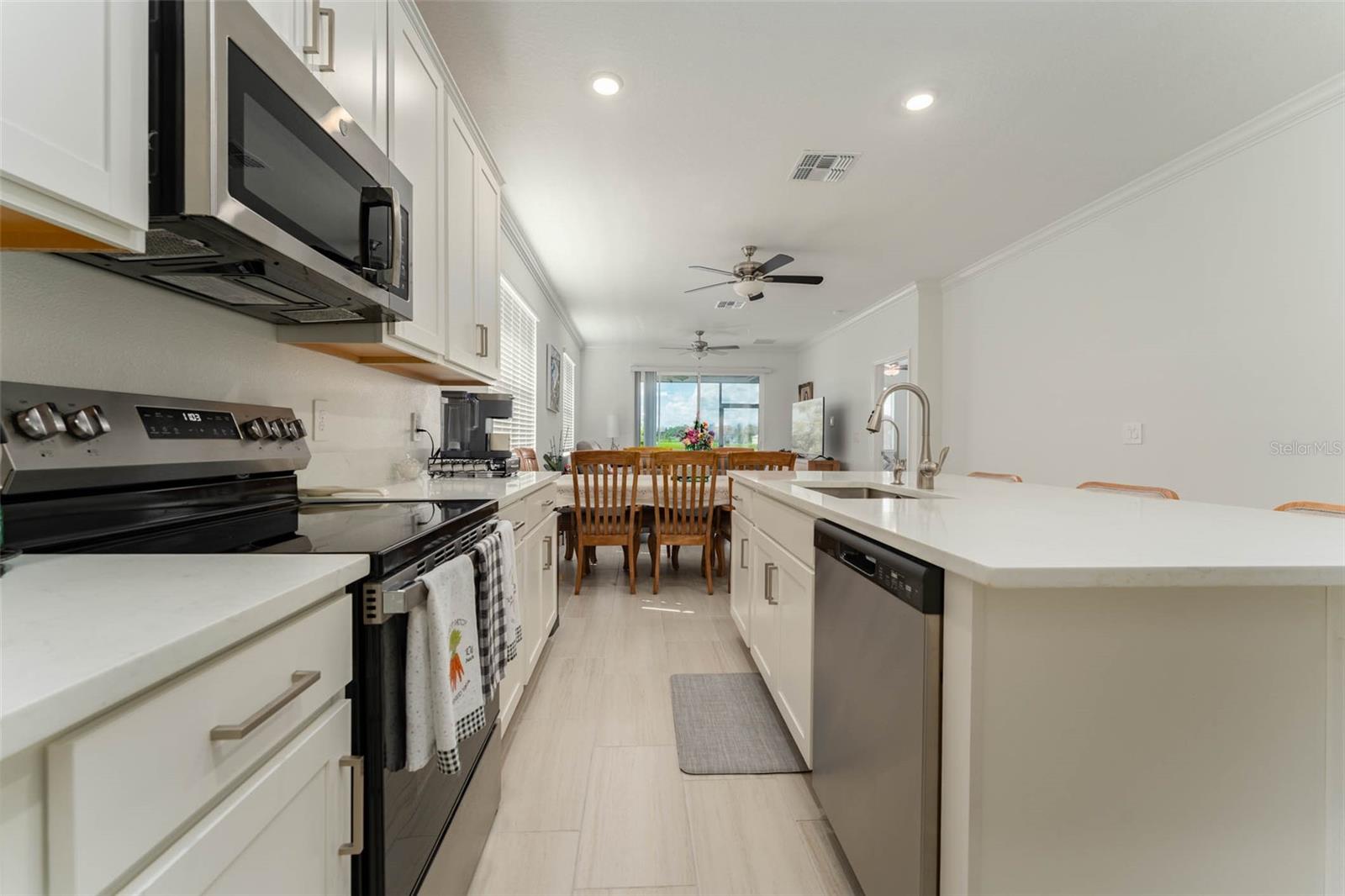 12592 Lily Quartz Loop Property Photo 20