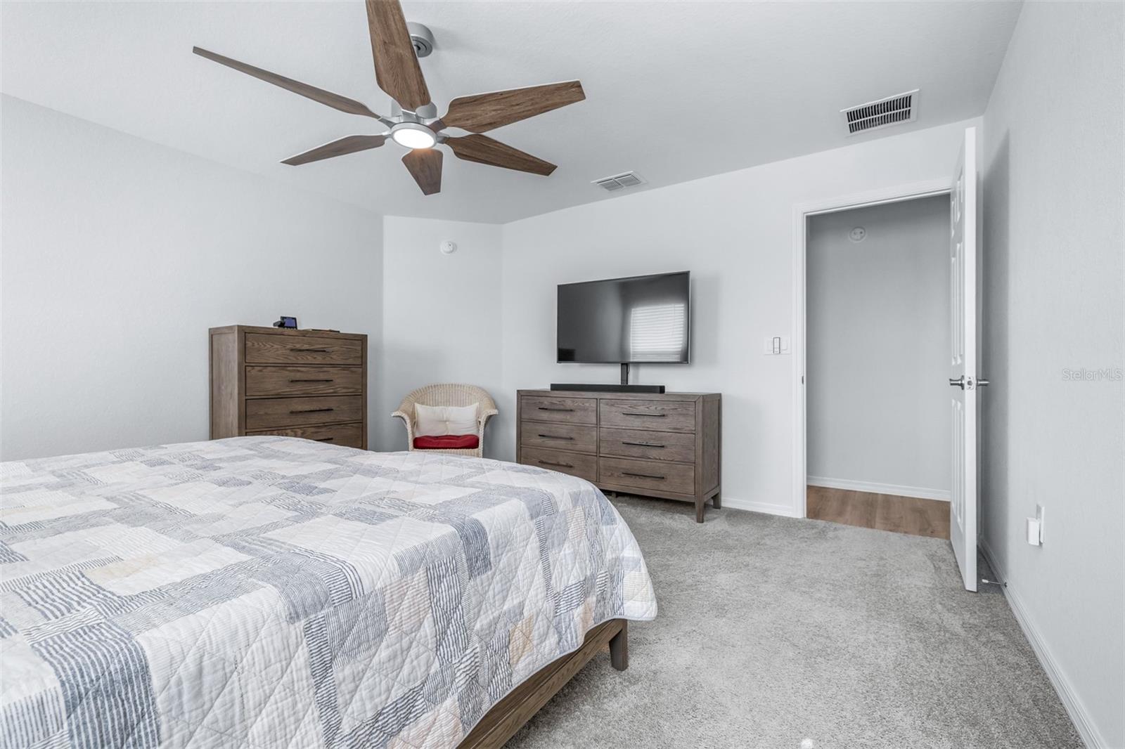 2081 Golden Beak Dr Property Photo 24