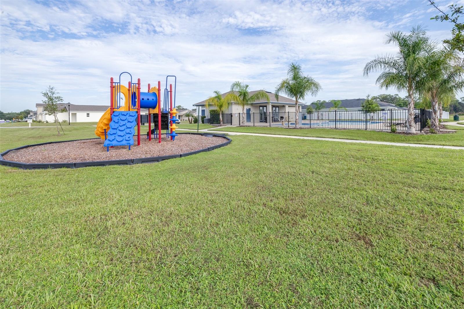 2081 Golden Beak Dr Property Photo 48