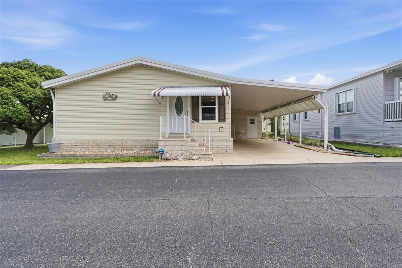 7 Frangipani Cir Property Photo 3
