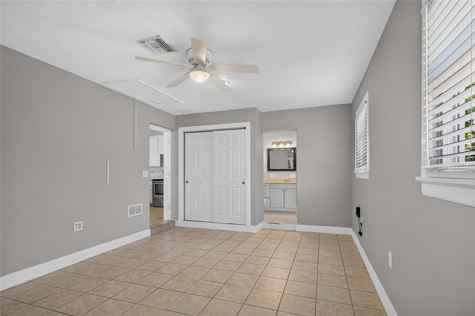 1923 Albany Dr Property Photo 15