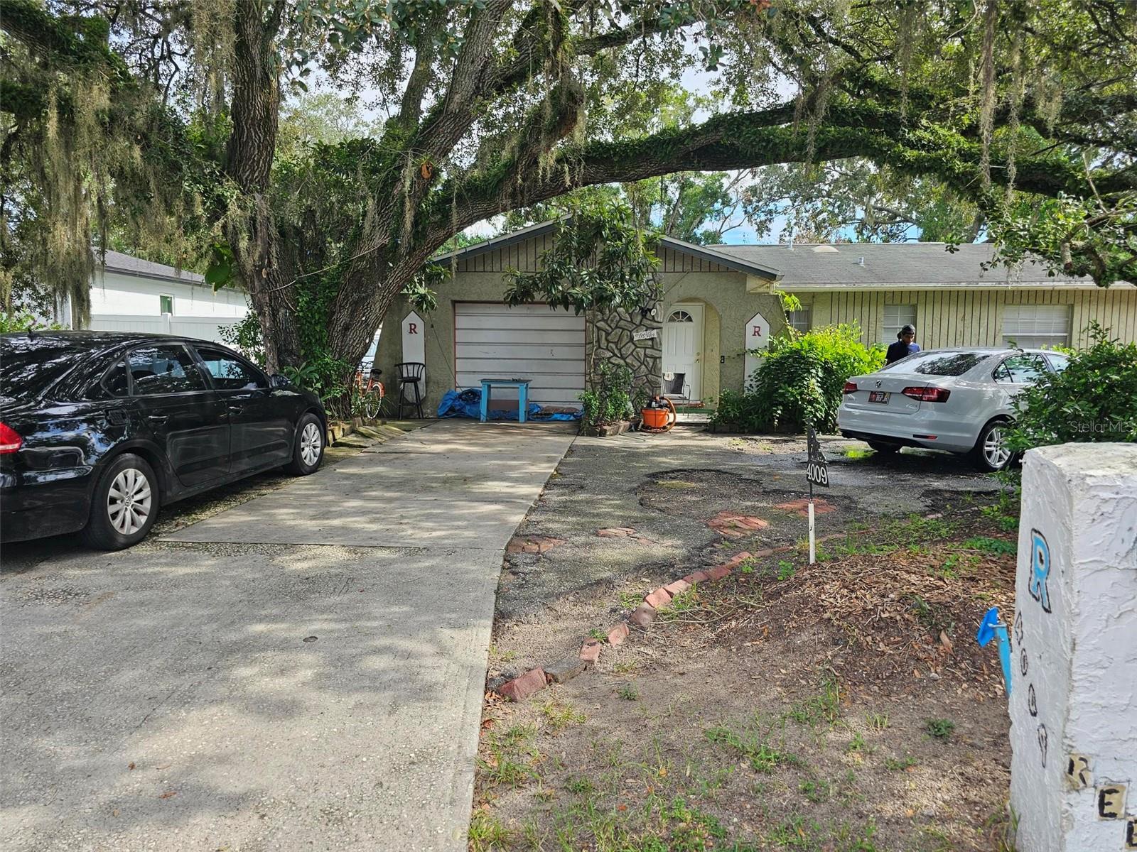4009 E CLIFTON ST Property Photo 1