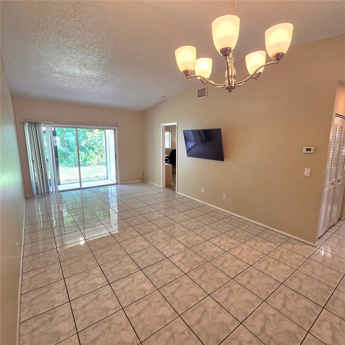 7249 Parkside Villas Dr N Property Photo 5