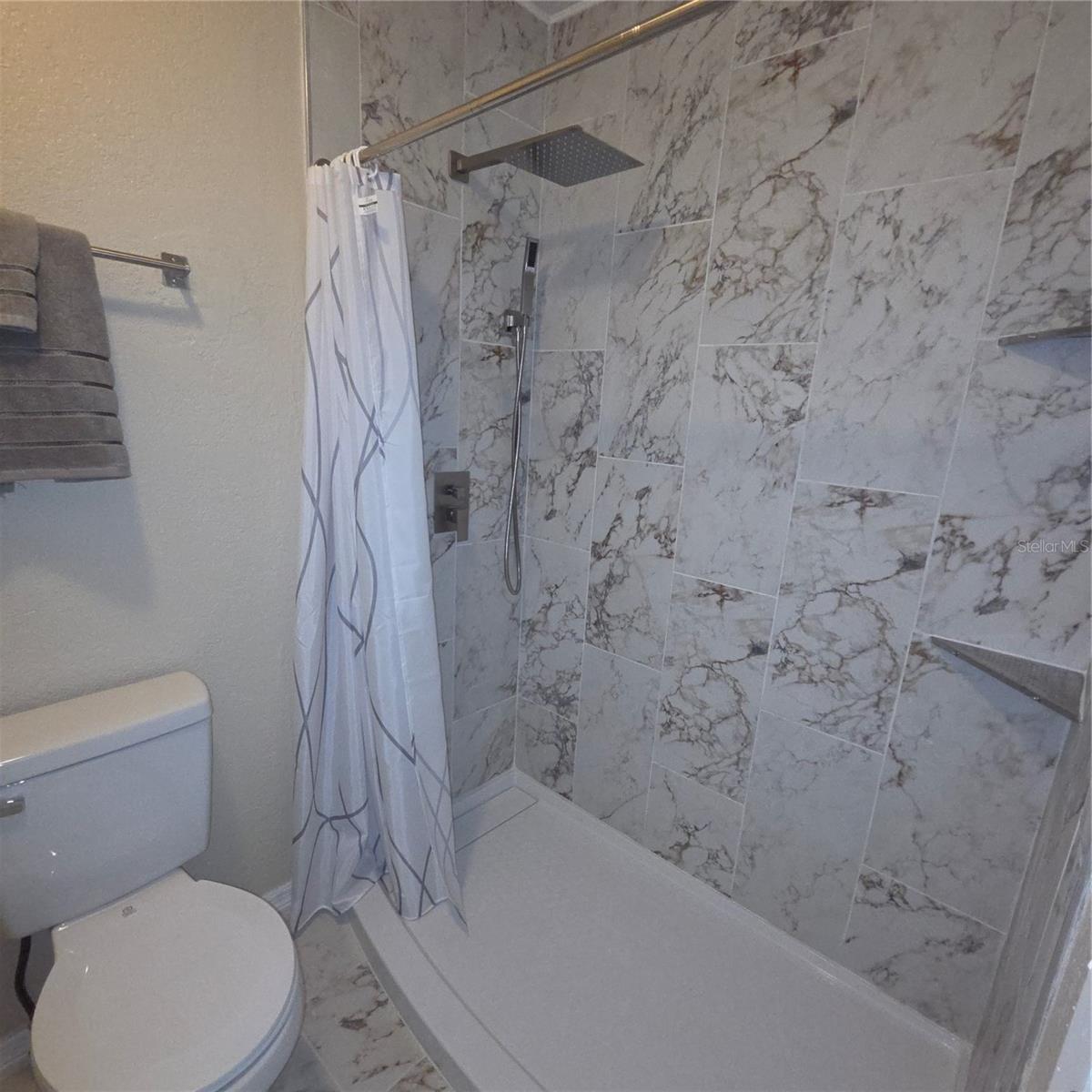 7249 Parkside Villas Dr N Property Photo 28