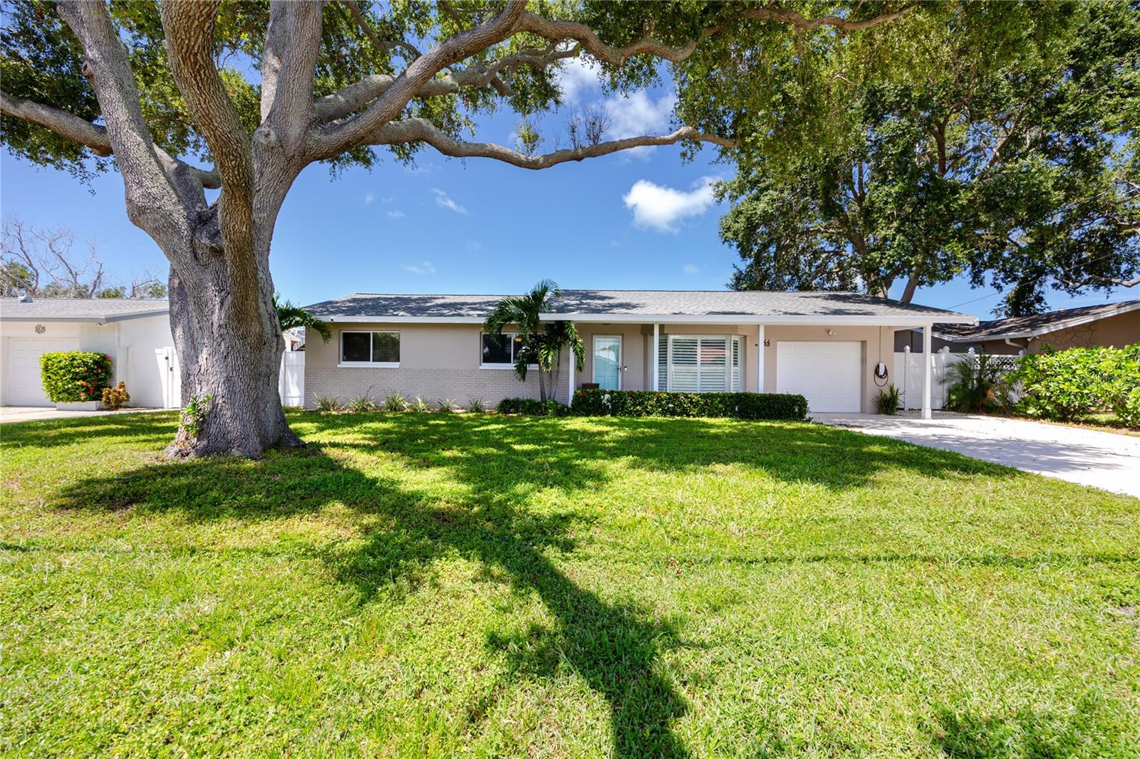 1744 Harbor Cir E Property Photo 2