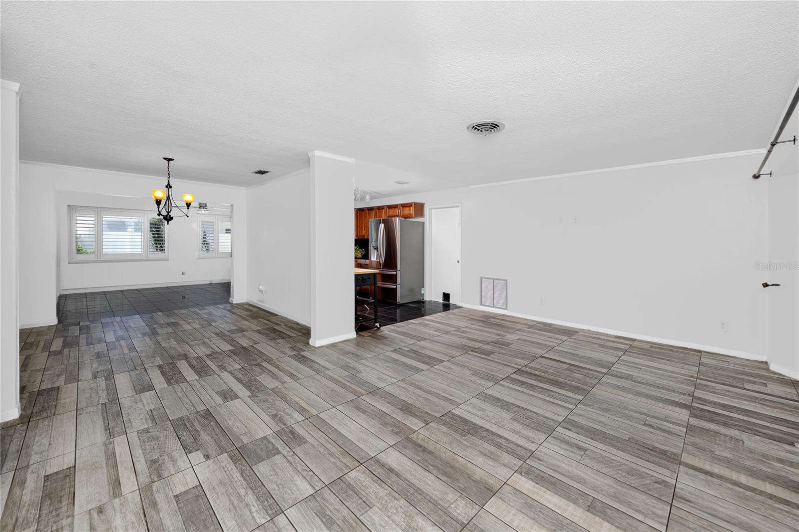 1744 Harbor Cir E Property Photo 10