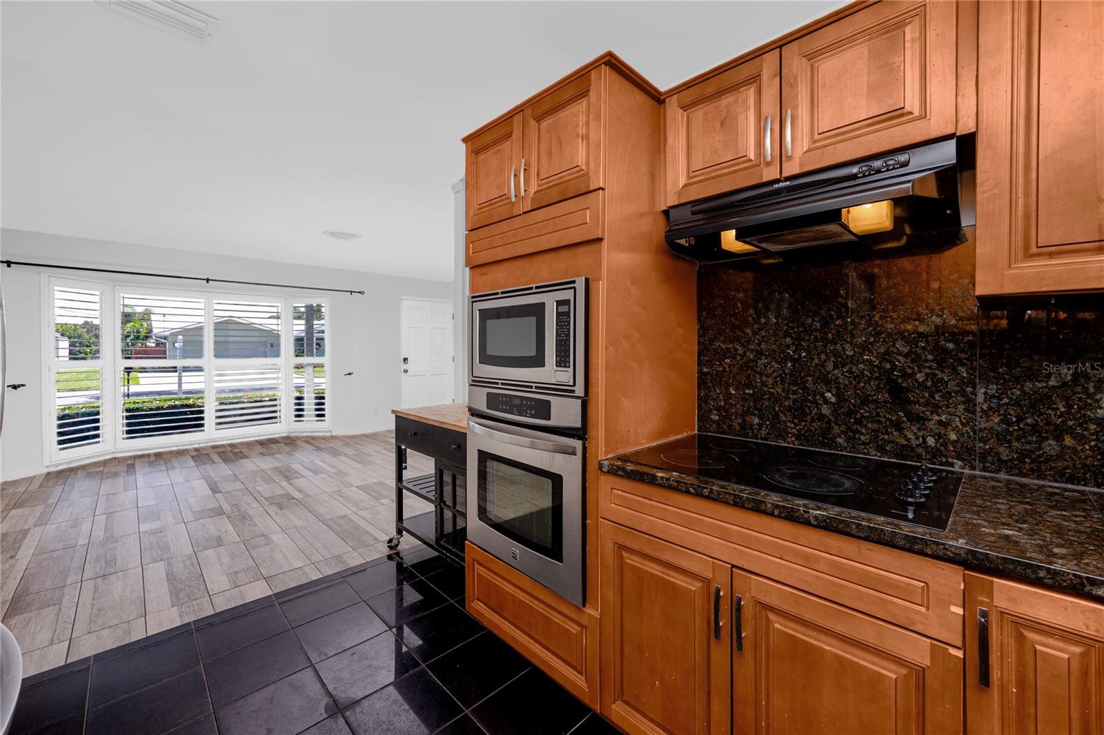 1744 Harbor Cir E Property Photo 16