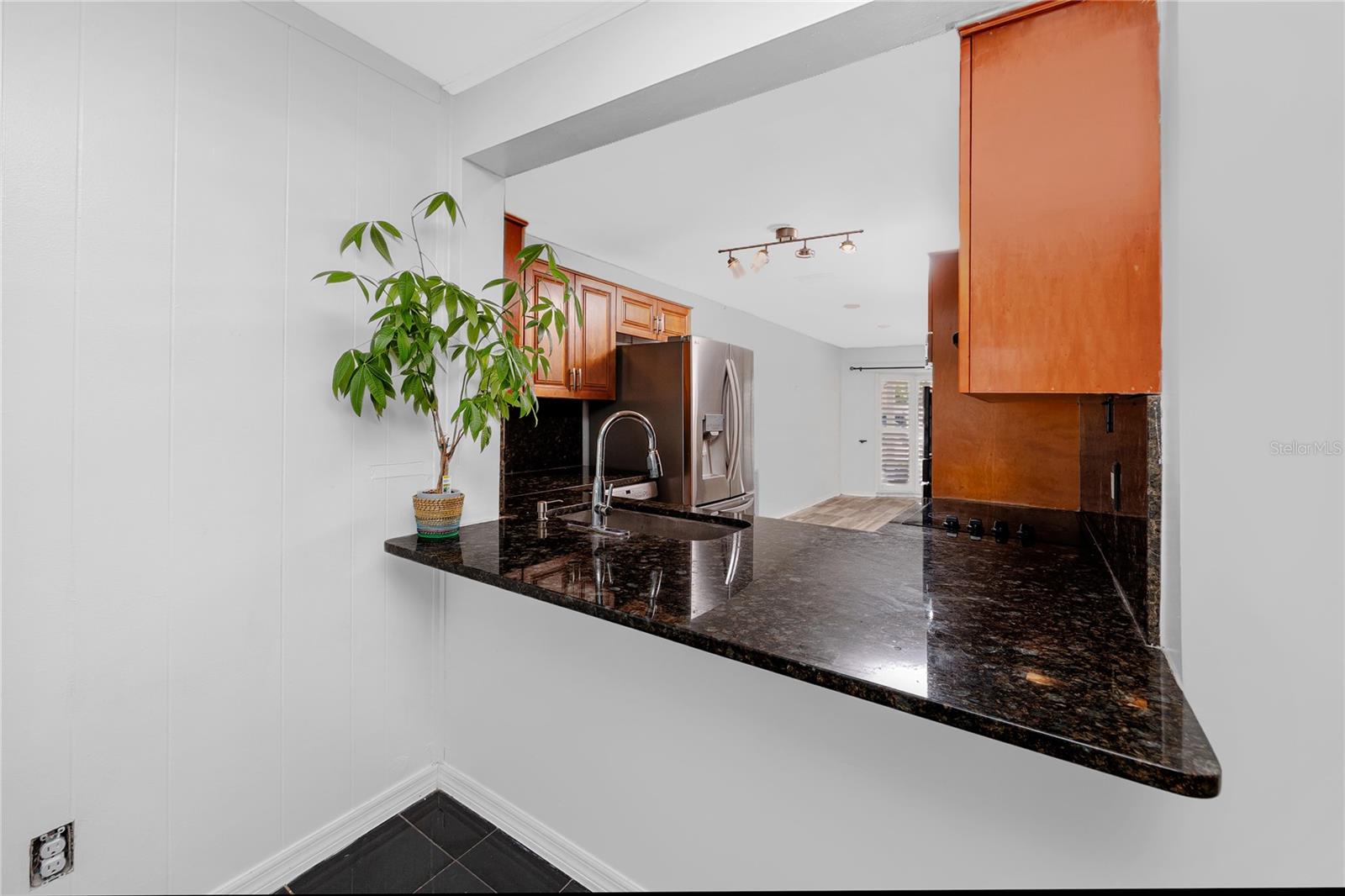 1744 Harbor Cir E Property Photo 18