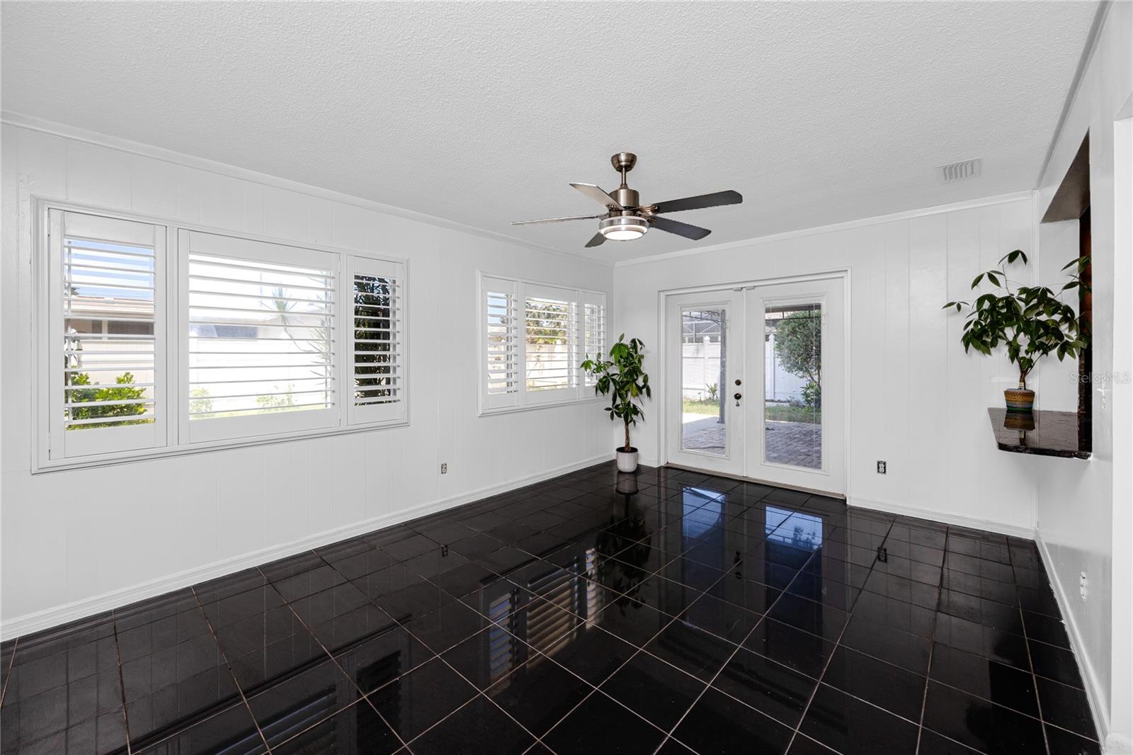 1744 Harbor Cir E Property Photo 21