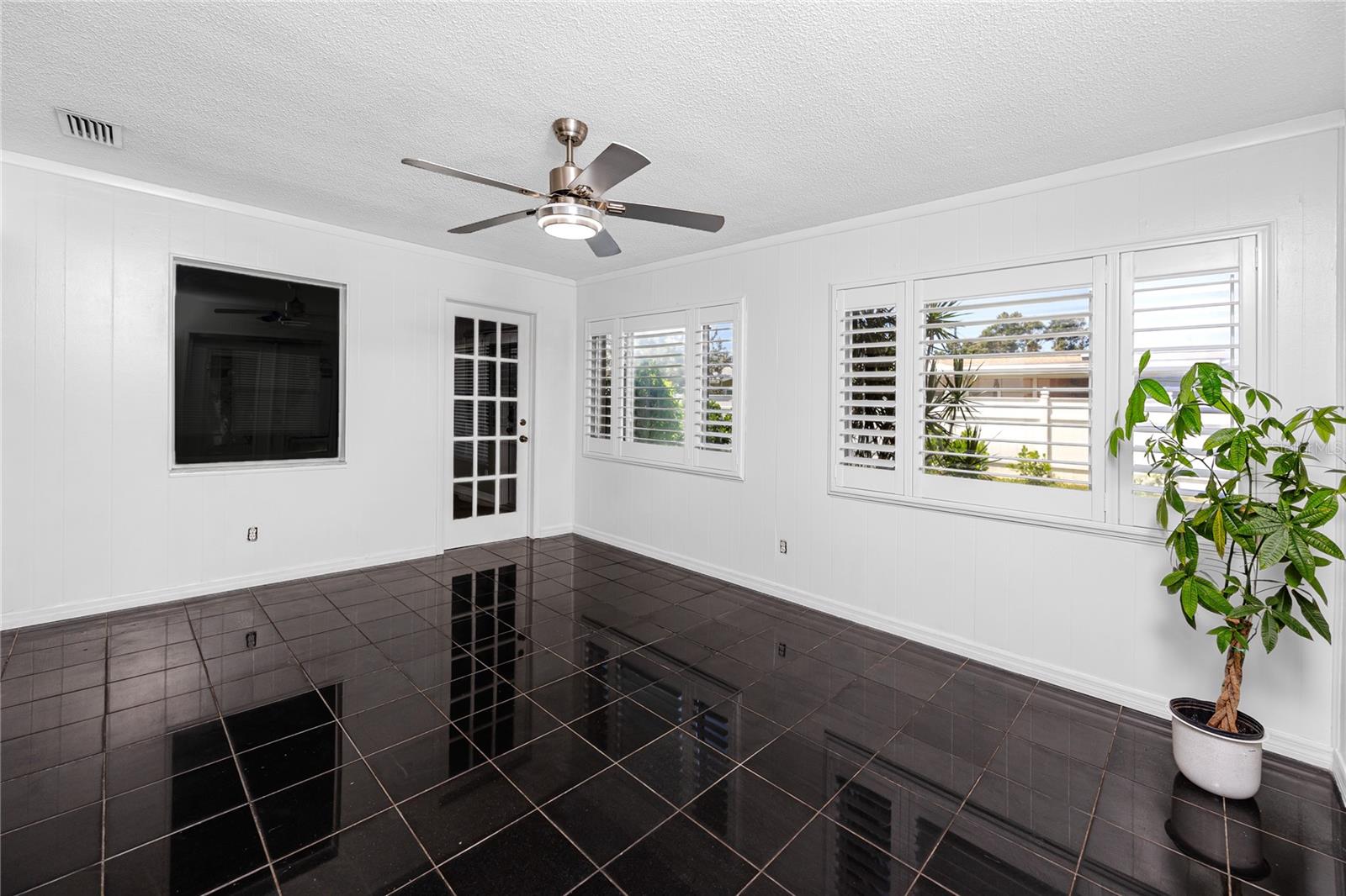 1744 Harbor Cir E Property Photo 23