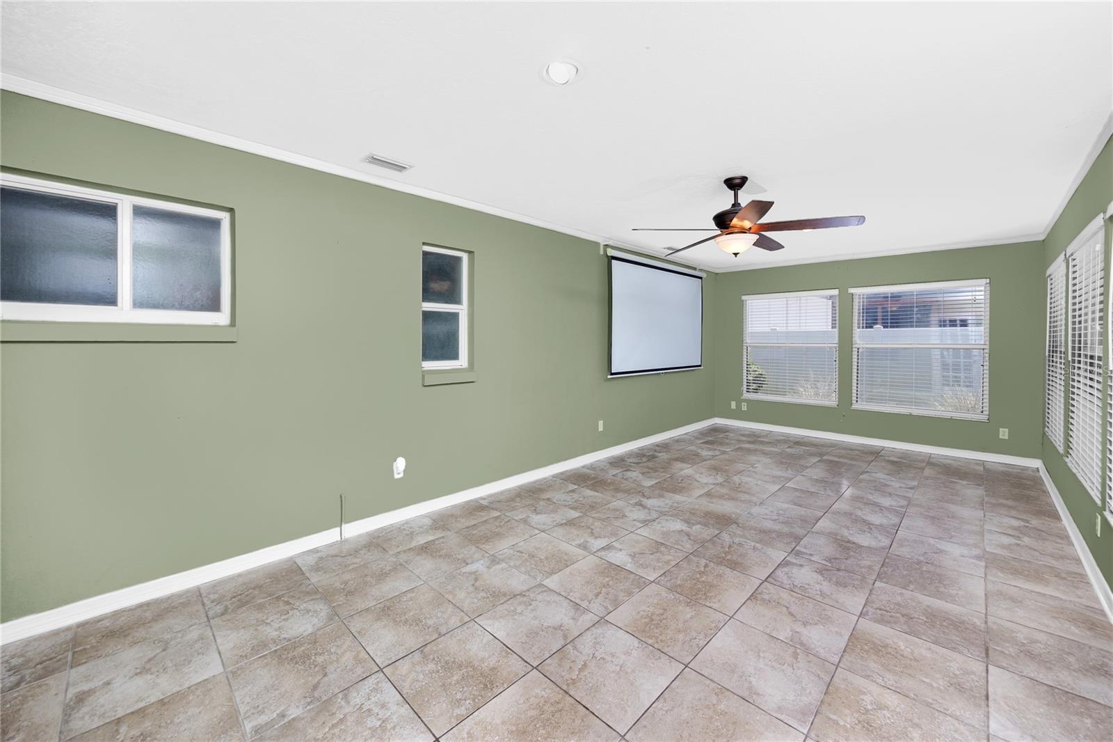 1744 Harbor Cir E Property Photo 24