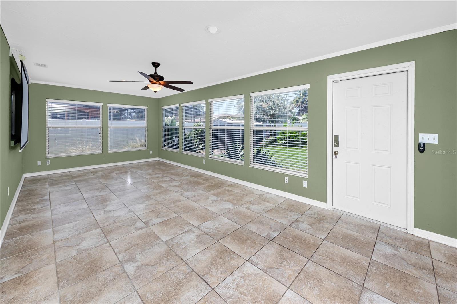 1744 Harbor Cir E Property Photo 25