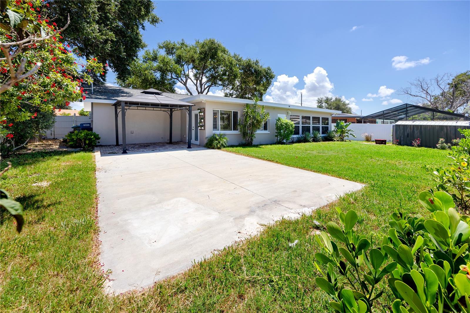 1744 Harbor Cir E Property Photo 30