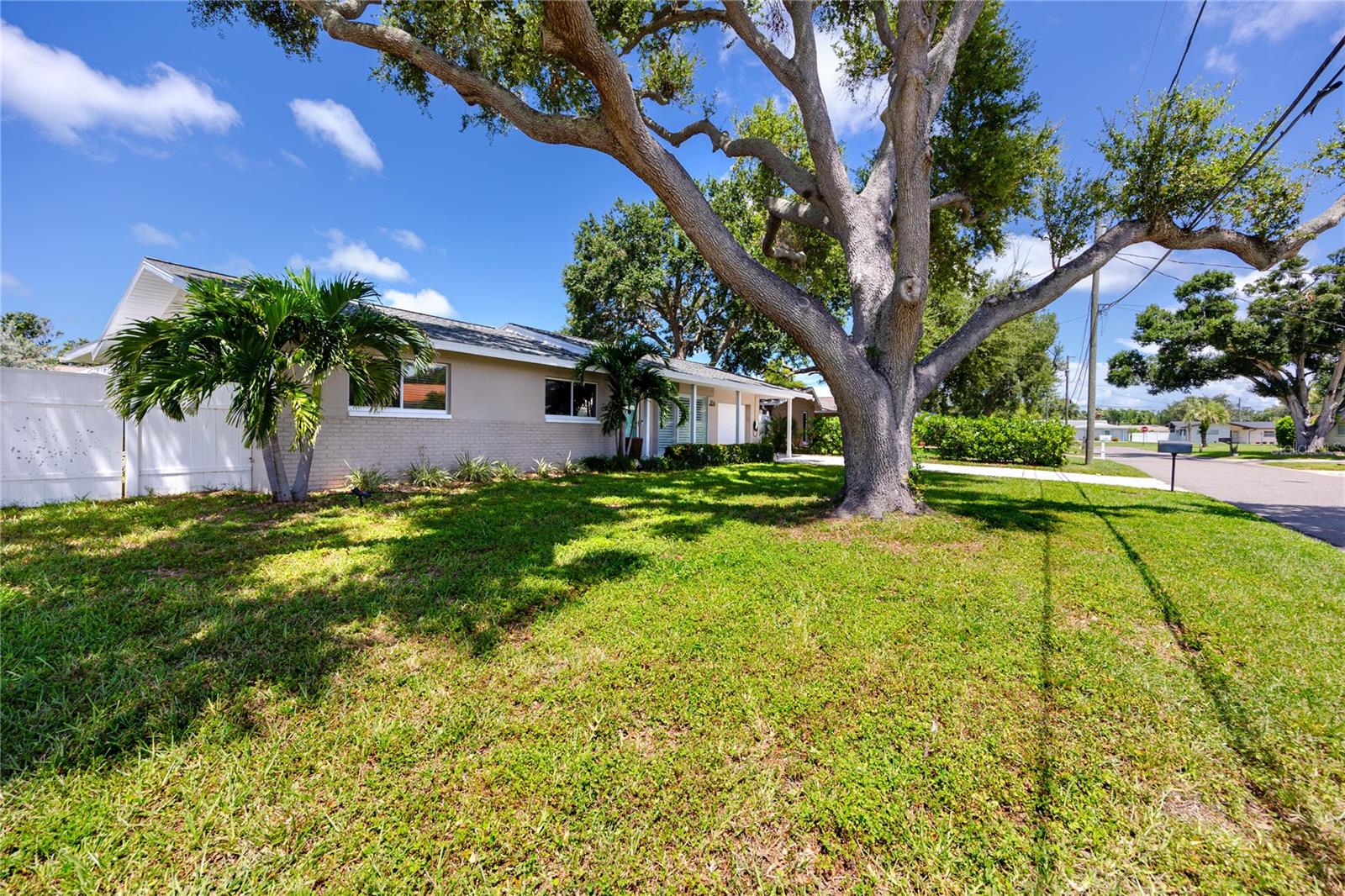 1744 Harbor Cir E Property Photo 32