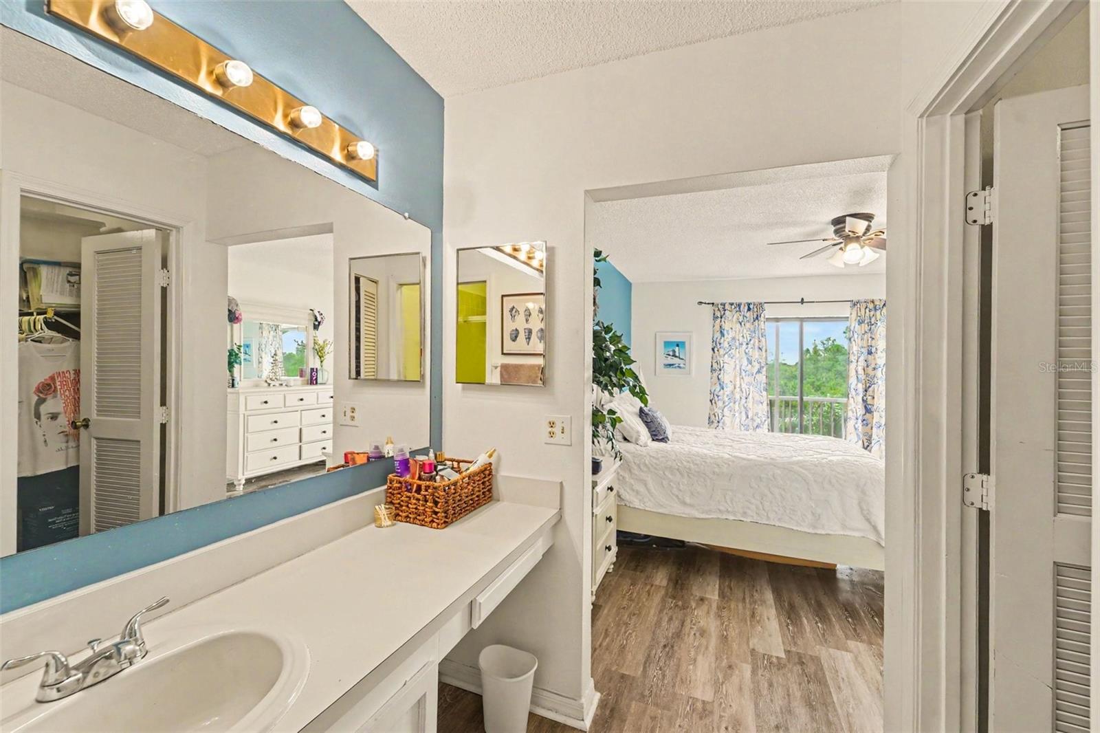 1702 Seascape Cir #203 Property Photo 6