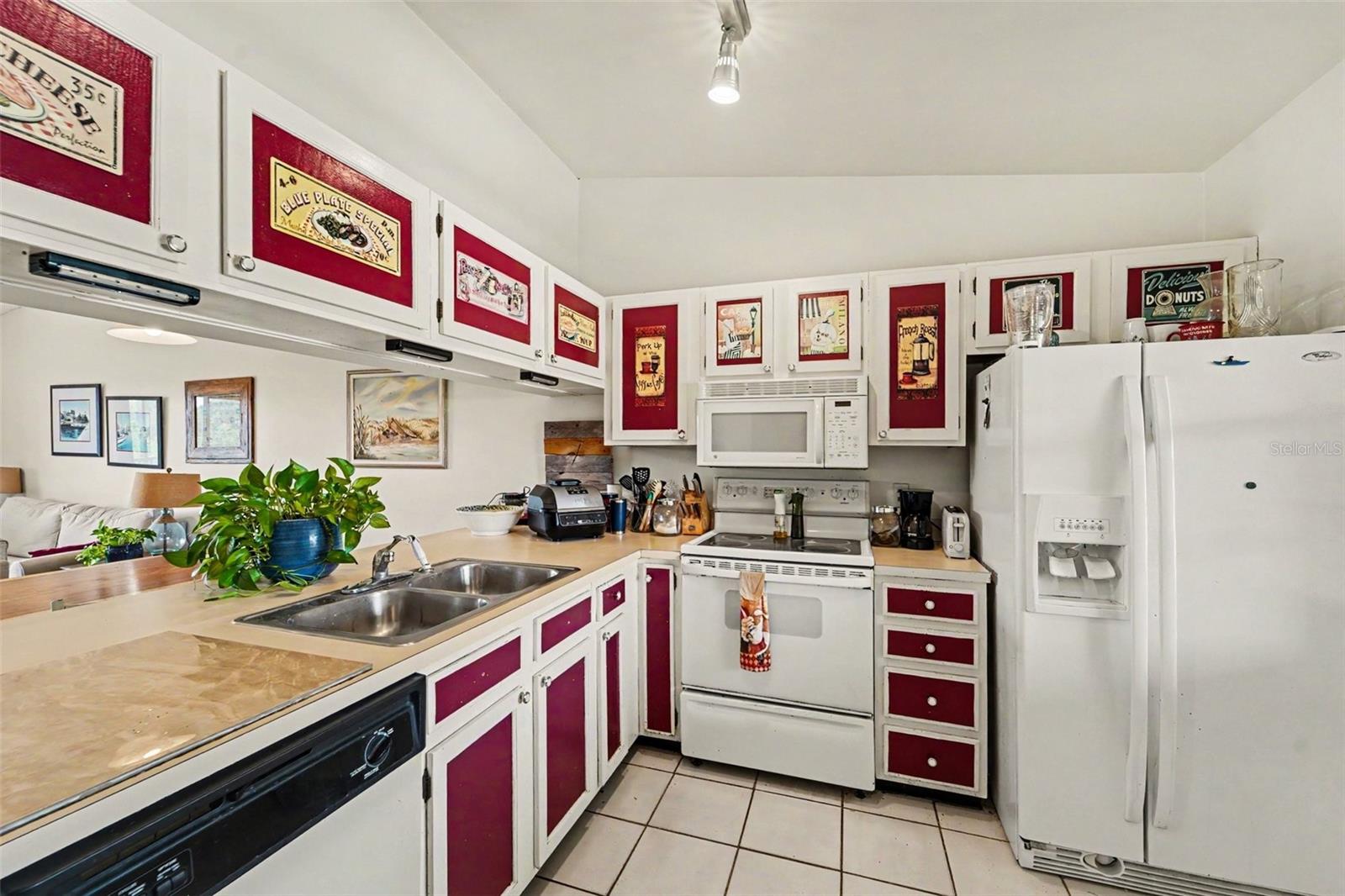 1702 Seascape Cir #203 Property Photo 7