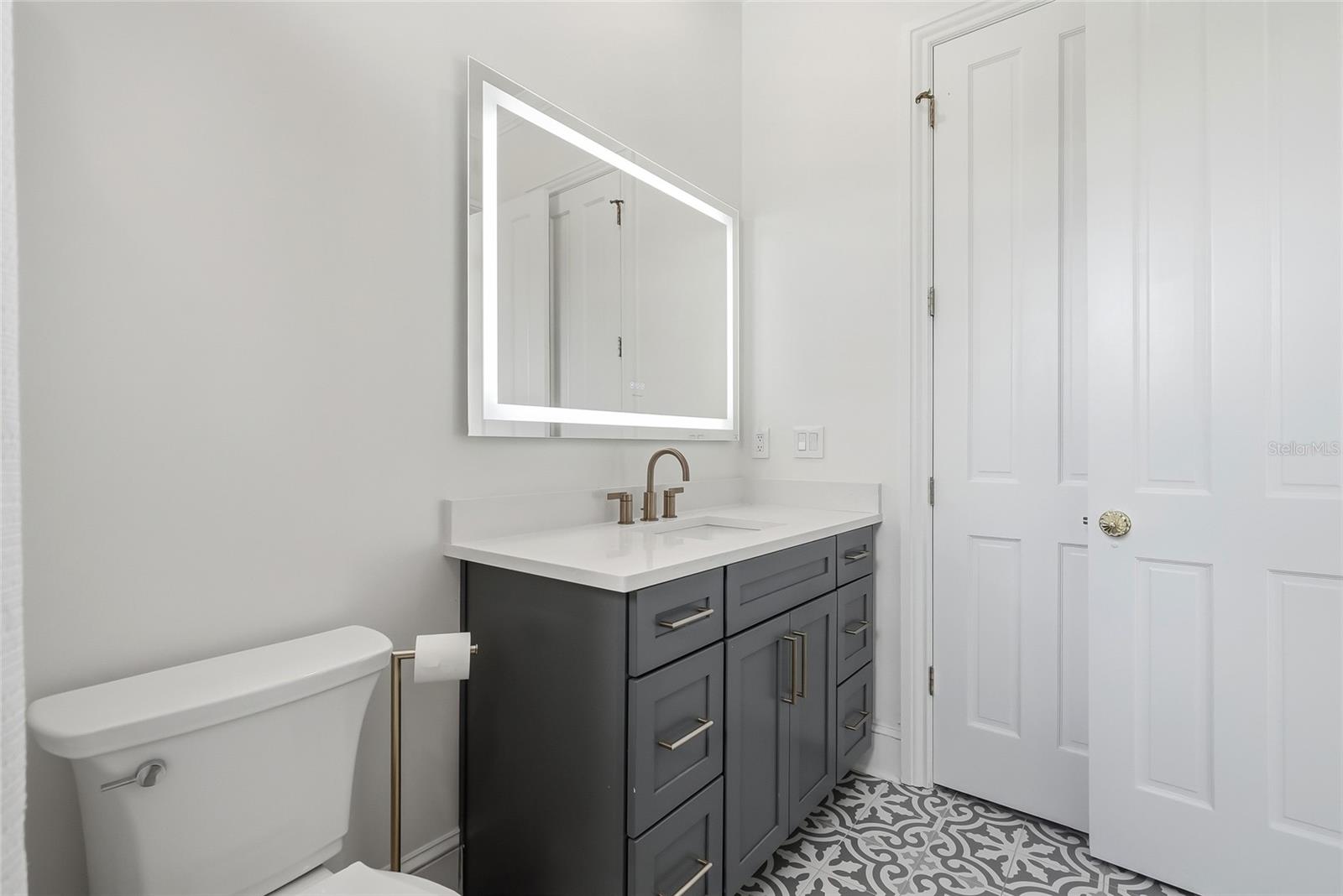 11104 Winthrop Way Property Photo 41