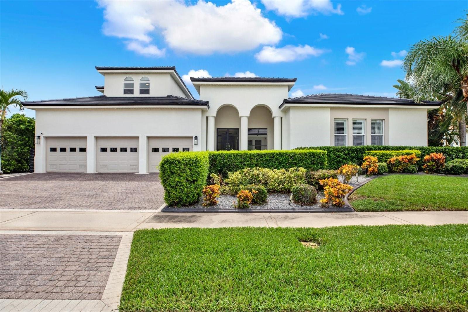 1424 Jumana Loop Property Photo 1
