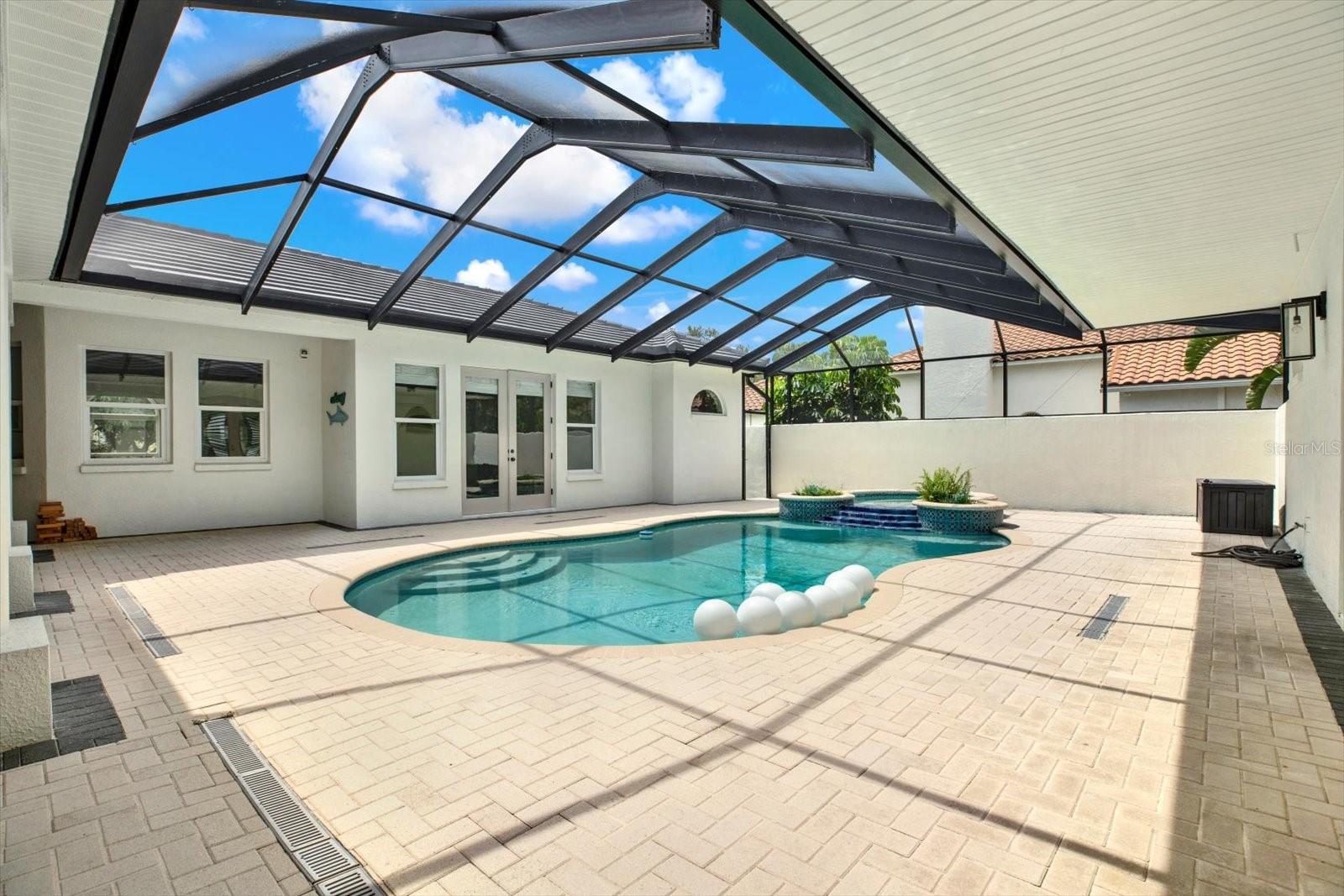 1424 Jumana Loop Property Photo 6